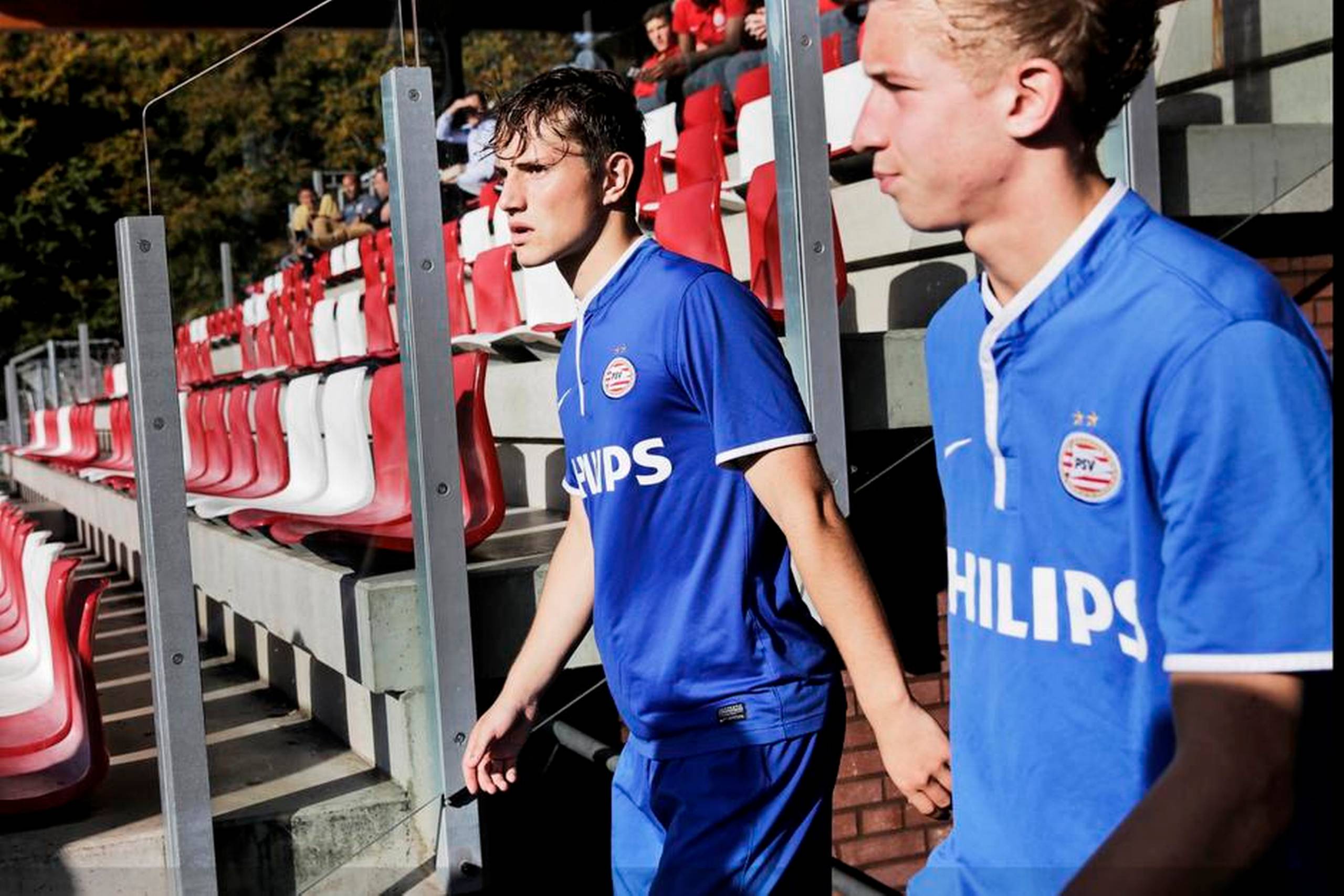 PSV med Mathias Bonde t.v. møder Venlo på hjemmebane, og holdet er storfavorit. Men Venlo vinder overraskende 1-0.