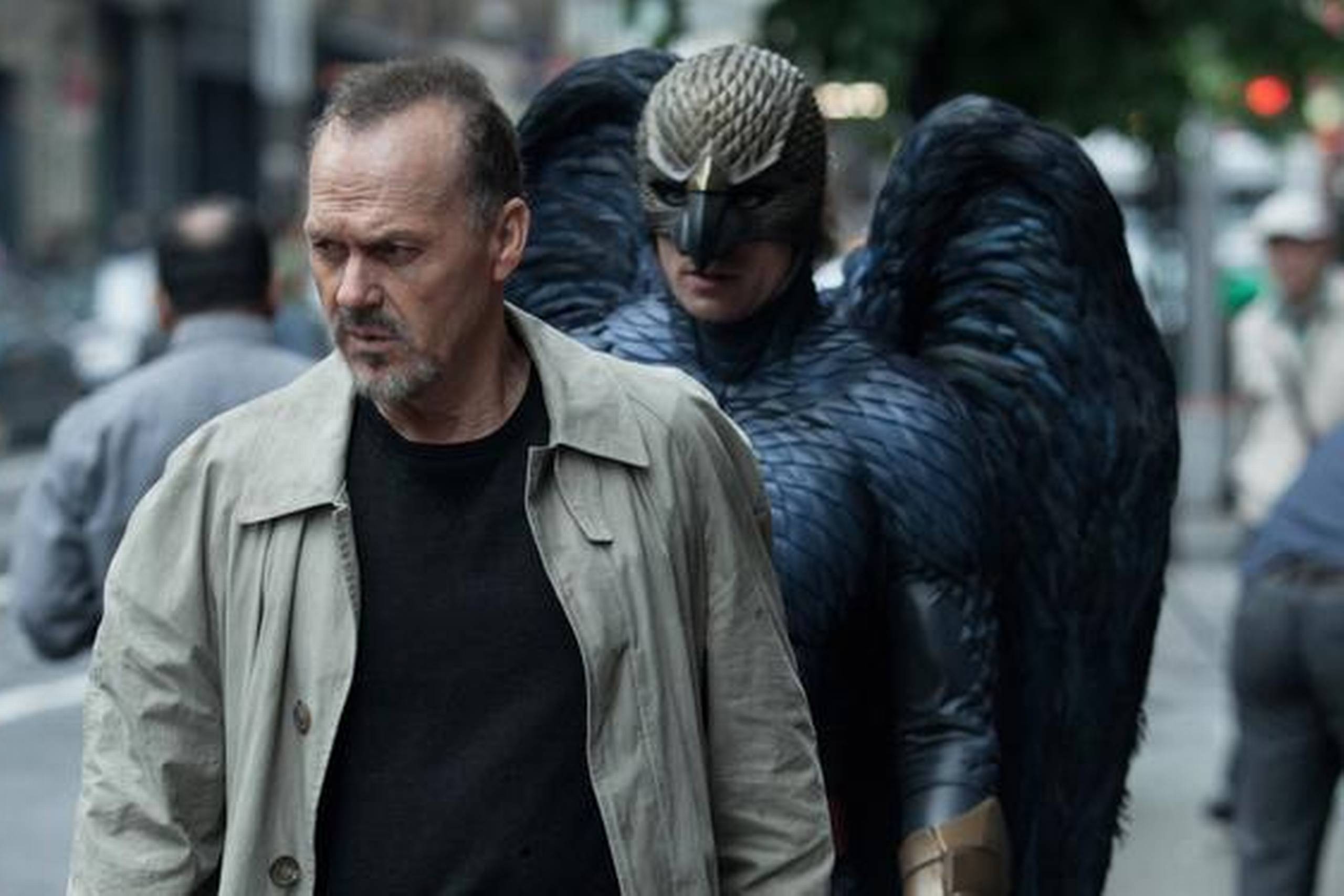 Michael Keaton er fænomenal i rollen som den afdankede skuespiller Riggan Thomson, der for mange år siden blev kendt som fjerklædt superhelt, men som ikke siden har kunnet få sin karriere på vingerne. Foto: Atsushi Nishijima/ Twentieth Century Fox