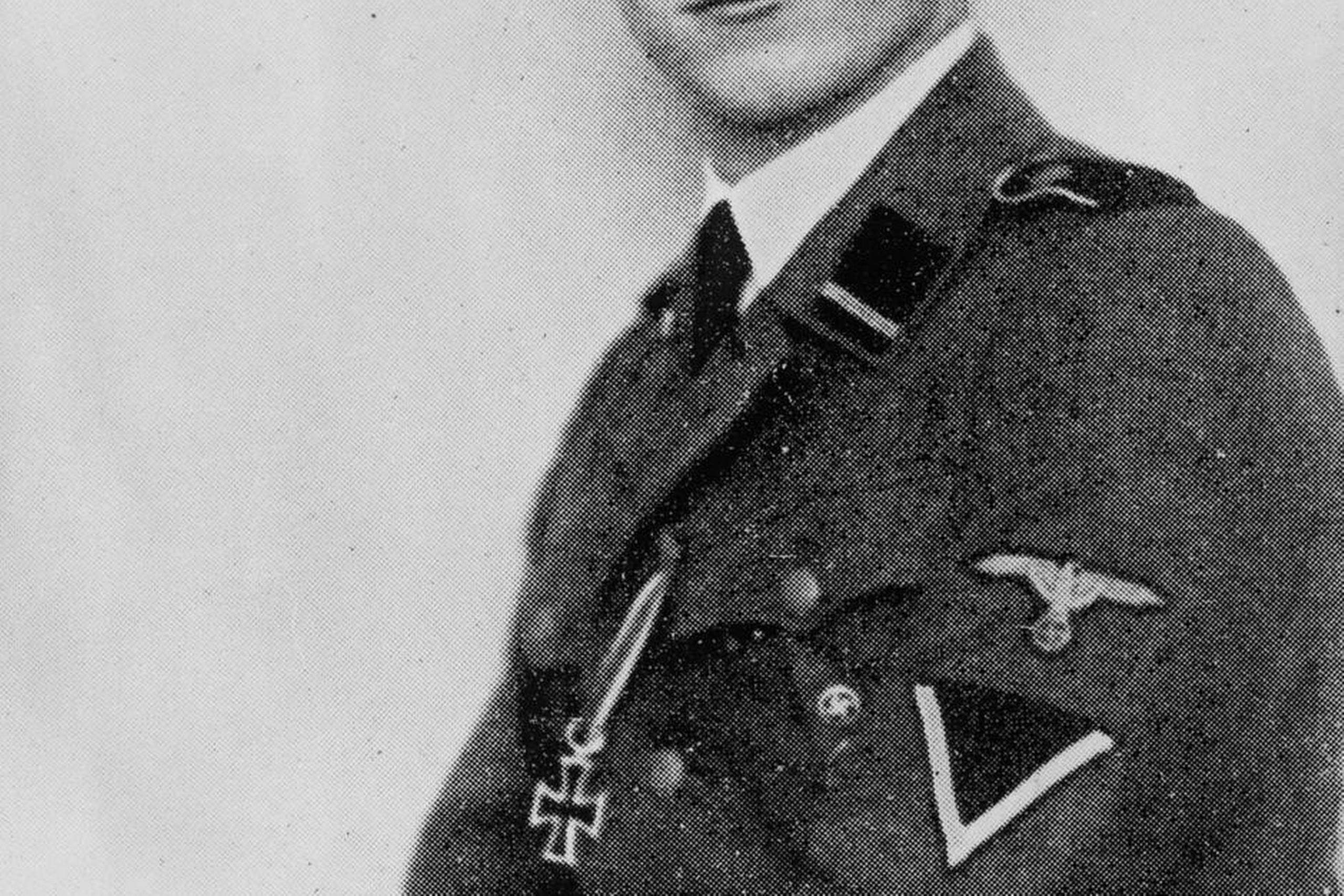 Søren Kam som ung Waffen SS-soldat i fuld uniform.