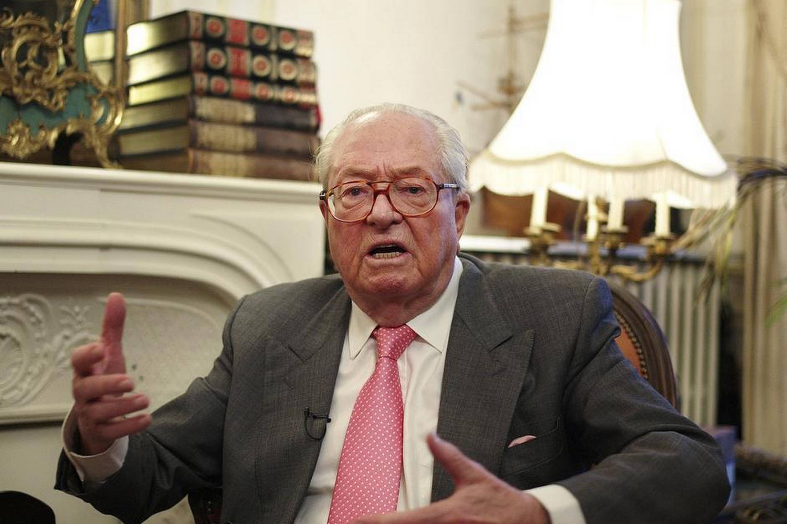 Det ene politiske stormvejr afløser i øjeblikket det andet for Jean- Marie Le Pen, der er tidligere leder og nu ærespræsident af partiet Front National. Arkivfoto: Thibault Camus/AP