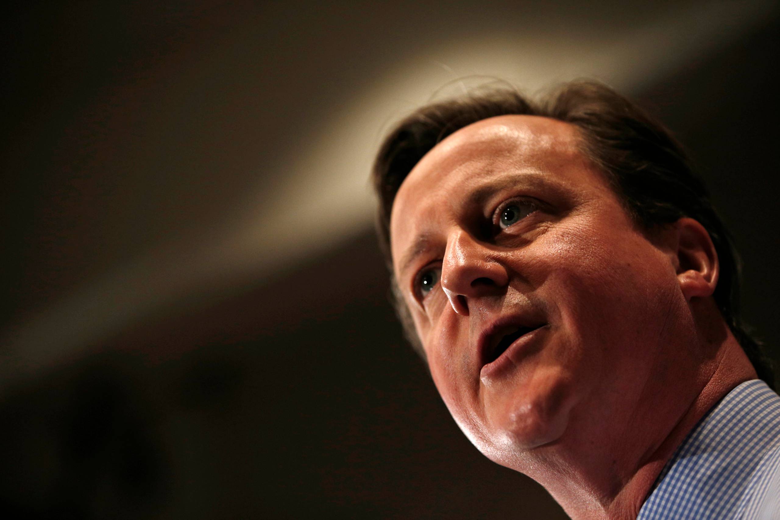 Målingen, der er foretaget af Ipsos-Mori og offentliggjort i avisen Evening Standard, giver de konservative med Cameron i spidsen en føring på 35 procent mod 30 procent til Labour.