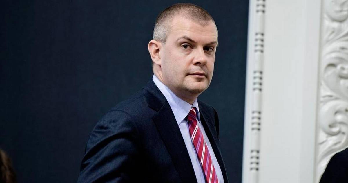 Corydon under øget pres for at fremlægge skjulte bud i Dongsagen