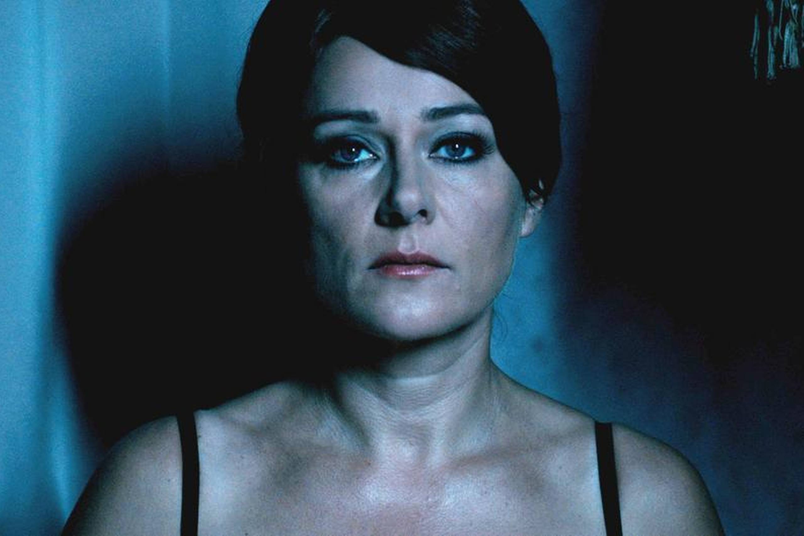 Sidse Babett Knudsen spiller fremragende. Foto fra filmen