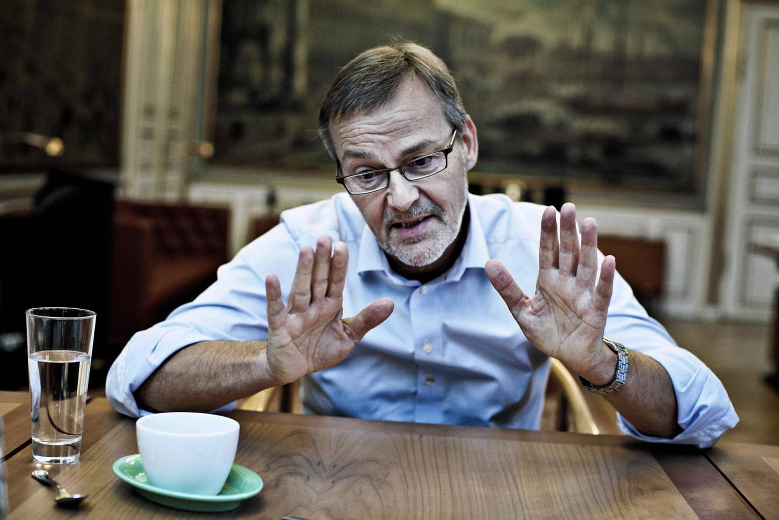 Selv benægter Ole Sohn, som skiftede fra SF til Socialdemokraterne i fjor, at have modtaget kontanter fra moderpartiet i Moskva, SUKP, eller at have kendskab til, at andre i DKP gjorde det.