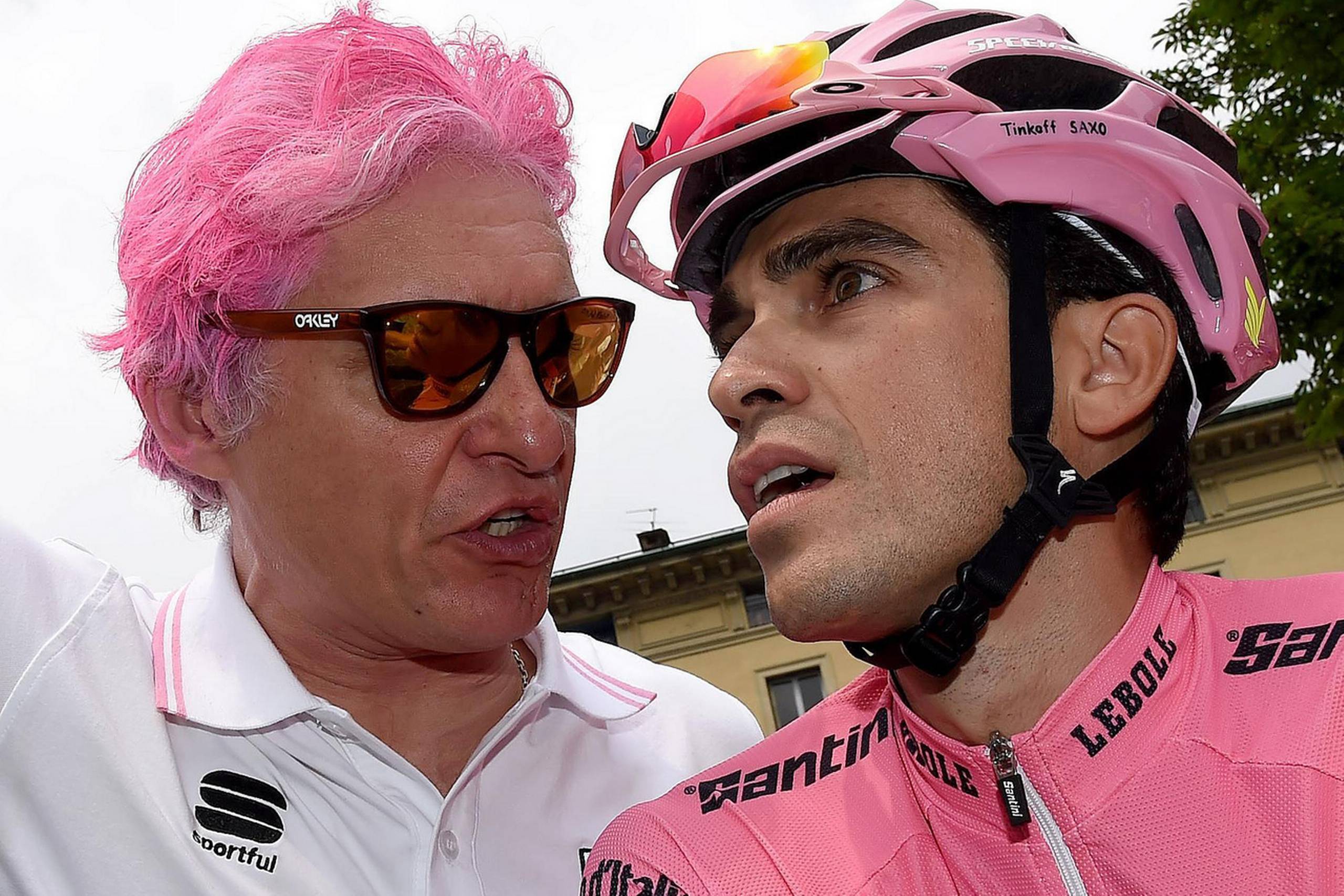 Oleg Tinkov her med lyserødt Giro d'Italia-hår, sammen med Alberto Contador i 2015.  Foto: Daniel Dal Zennaro/AP