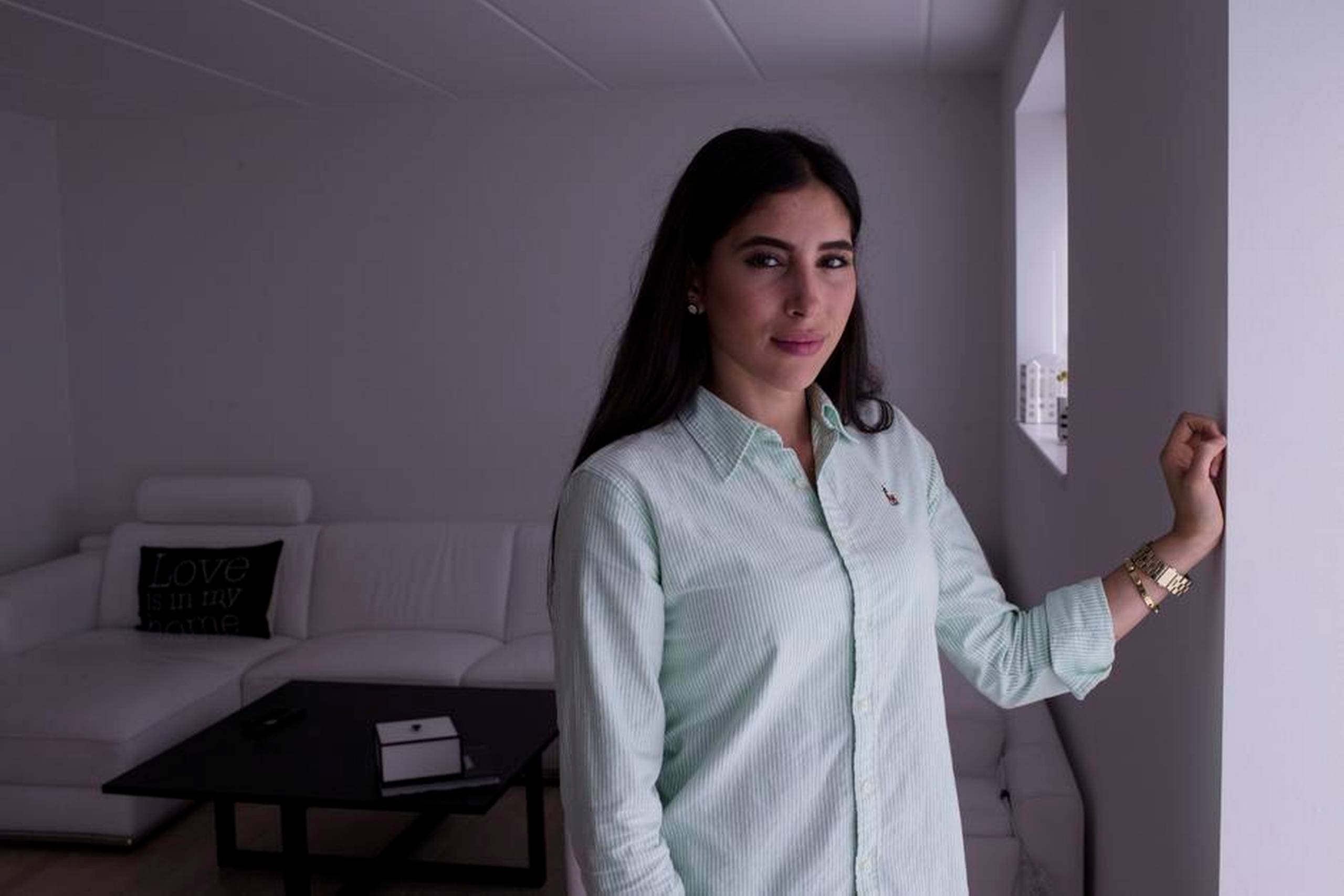 »Fra jeg var 18, til jeg var 21 år, søgte jeg om statsborgerskab, men fik den ene afvisning efter den anden,« siger den 24-årige Sara Abdul Hadi, der er født og opvokset i Danmark. Foto: Rune A. Pedersen