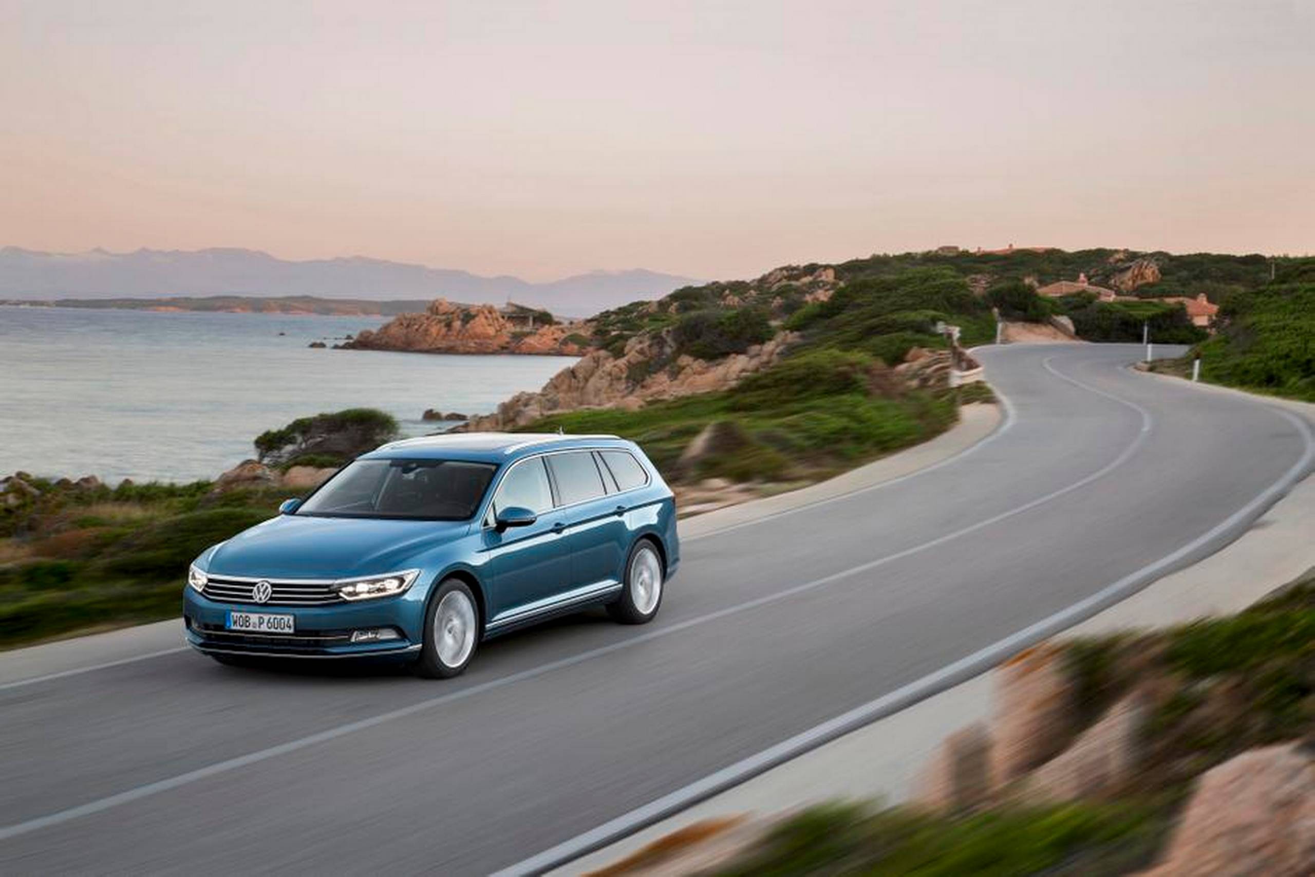 Der er penge i at rådgive rigtigt, siger Jens Haarmark Nielsen. Når man nu har bestemt sig for en VW Passat, kan det f.eks. betyde meget økonomisk, om det skal være en benzin eller diesel, en automat gears bil eller en med manuel gearkasse.