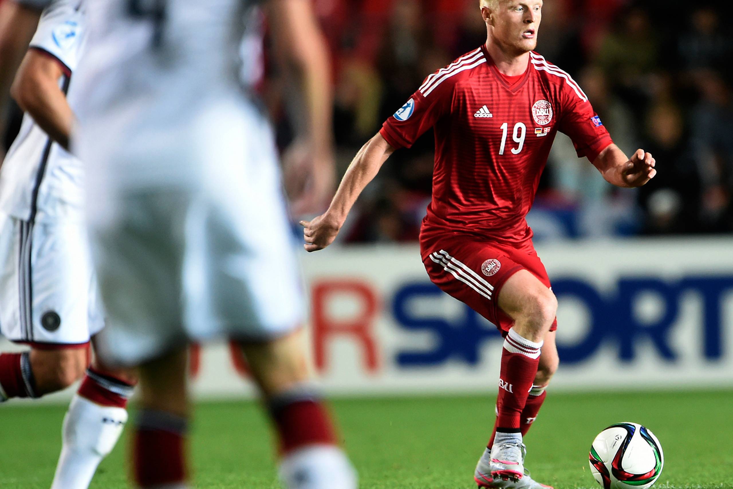 Jens Jønsson i aktion for Danmark ved U21-EM i Prag.