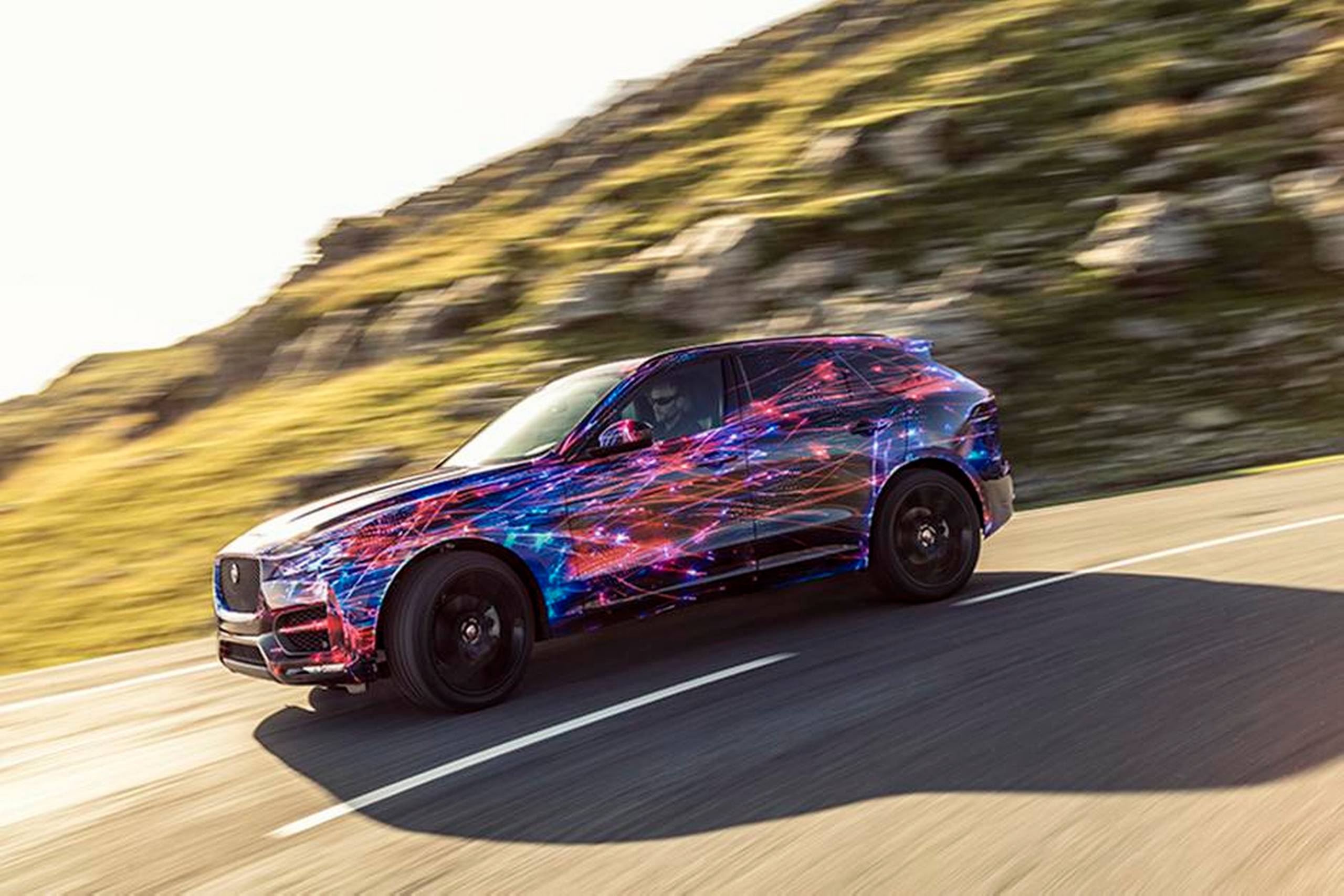 F-Pace er en rendyrket SUV, som bliver bygget med inspiration i mærkets nye sportsvogne.
