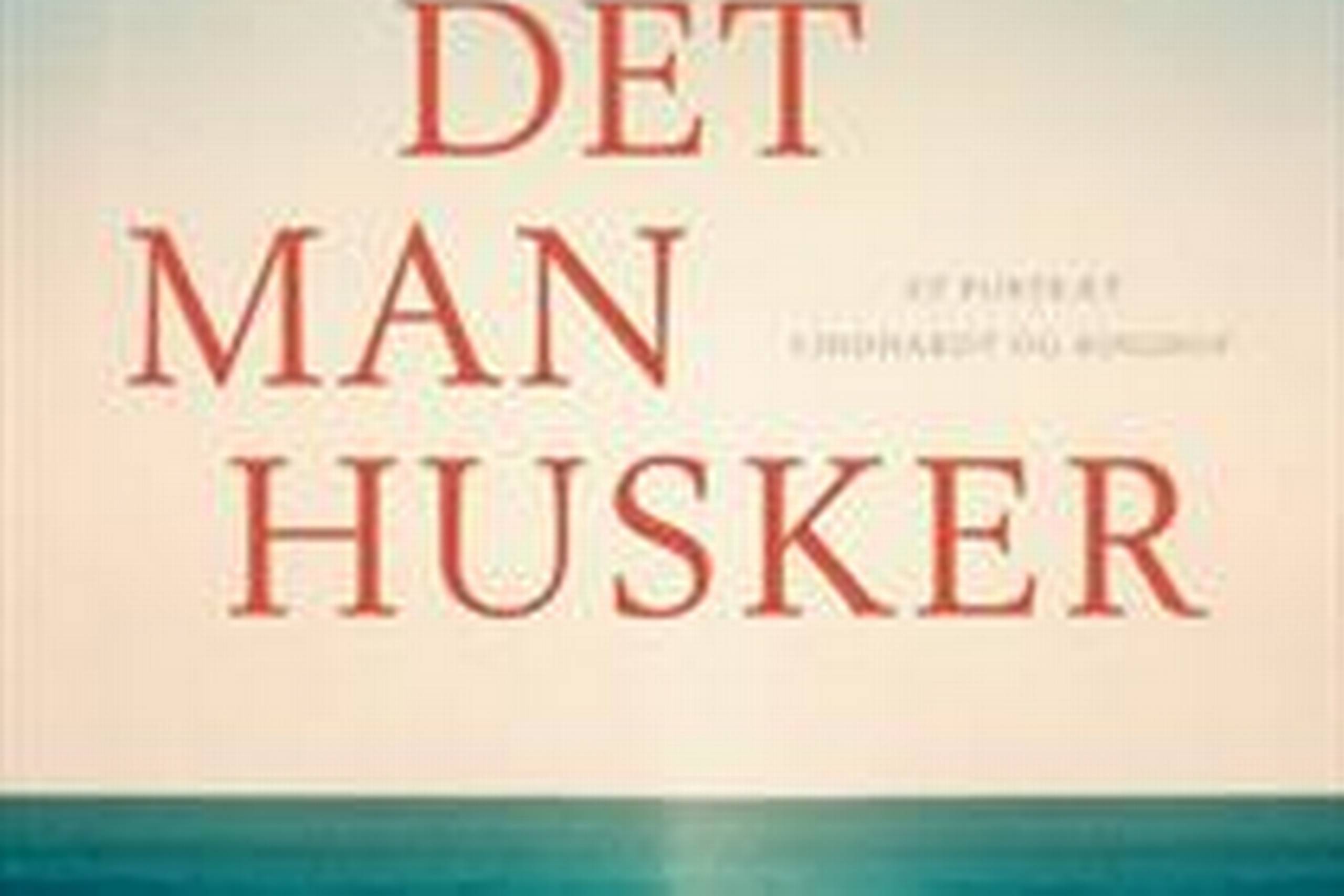 Inden man har læst ét ord af Bent Hallers nye bog, får man nogle klare signaler om at være opmærksom. 