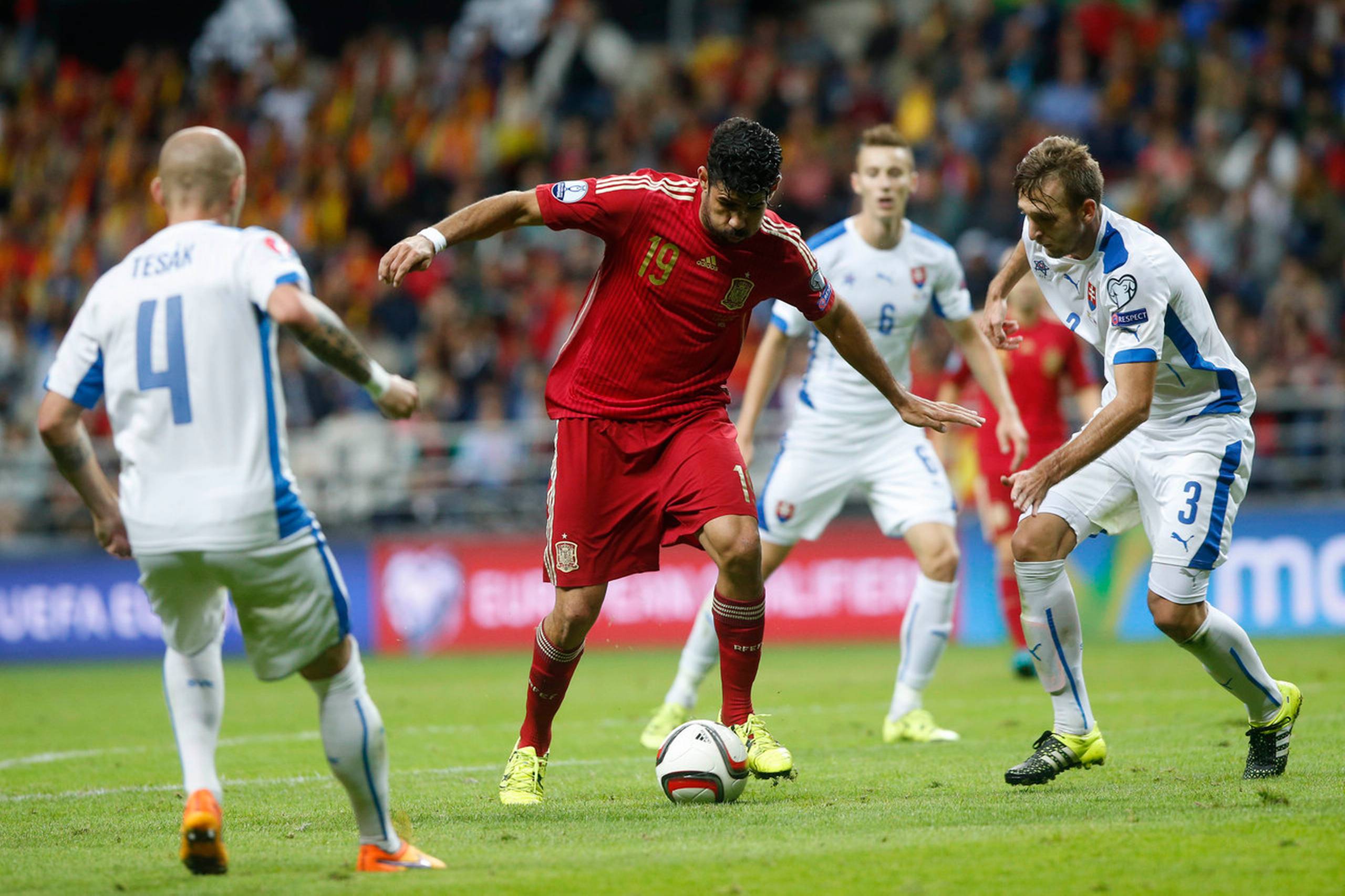 Diego Costa, som her ses fra Spaniens landskamp mod Slovakiet, er ikke med i den landsholdstrup, som landstræner Del Bosque fredag udtog.