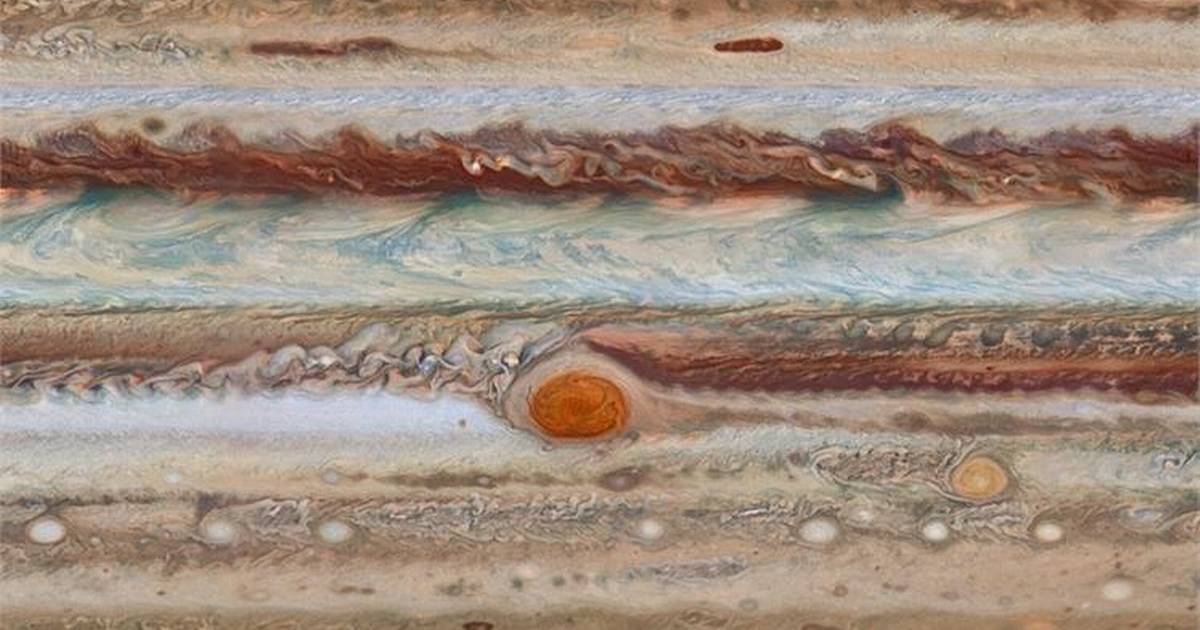 Nye billeder afslører: Jupiters røde plet skrumper og bliver orange ...