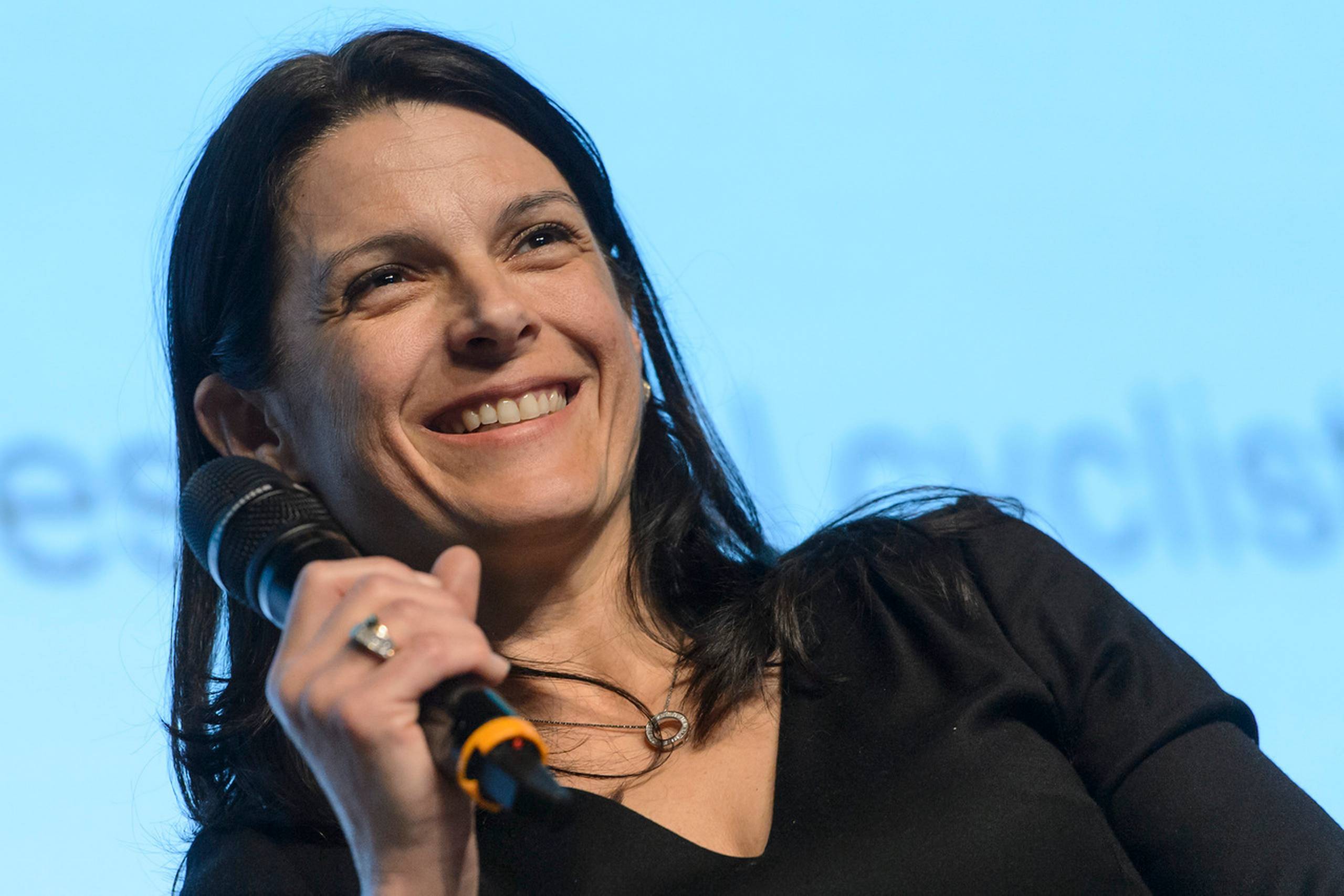 Her er Betsy Andreu fotograferet til et event med World Anti-Doping Agency. Foto: Jean-Christopge Bott