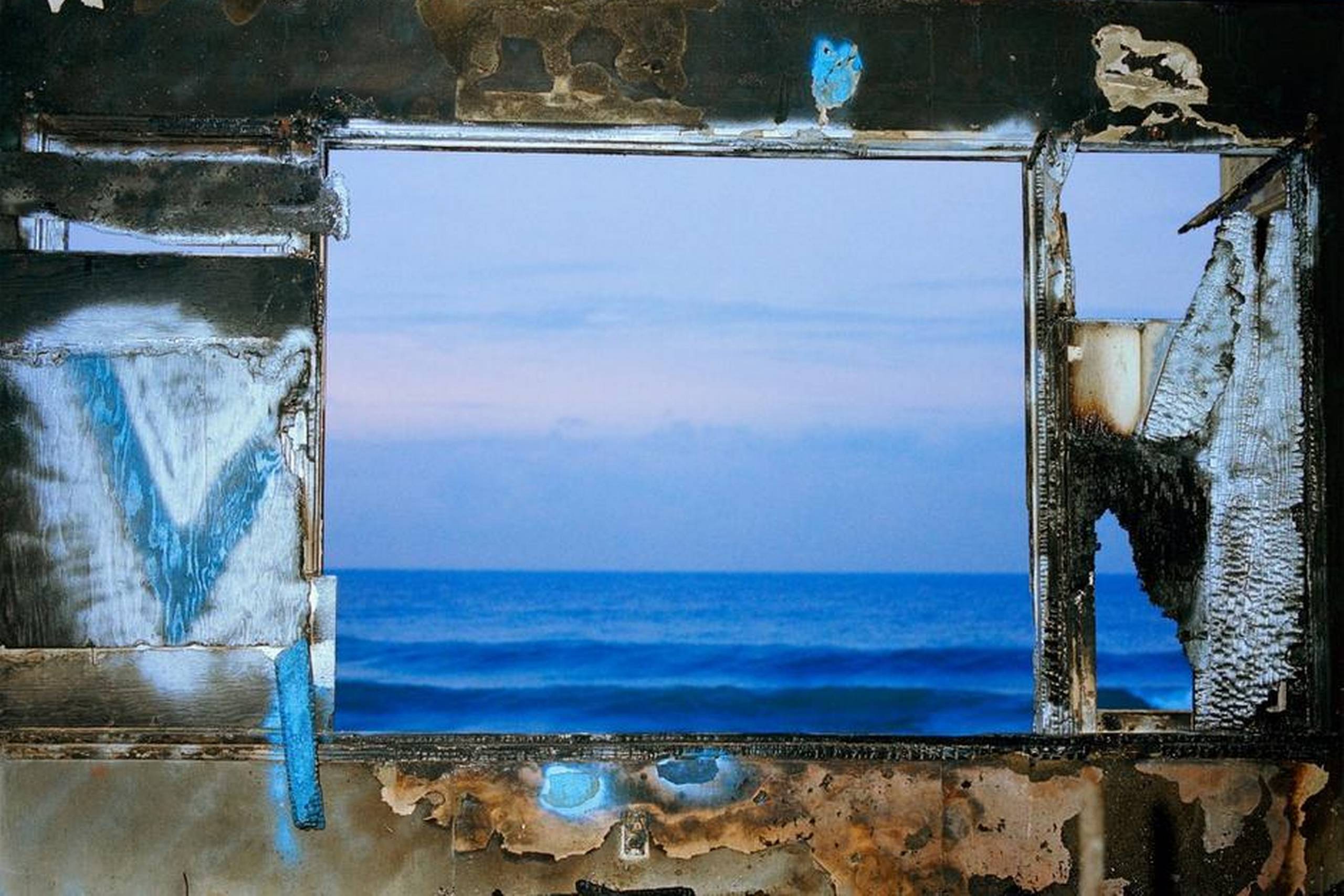 Isoleret set er ”Fading Frontier” fra Deerhunter et modent og gennemarbejdet rockopus, der stort set hele tiden kommer lytteren i møde med masser af øjenkontakt.