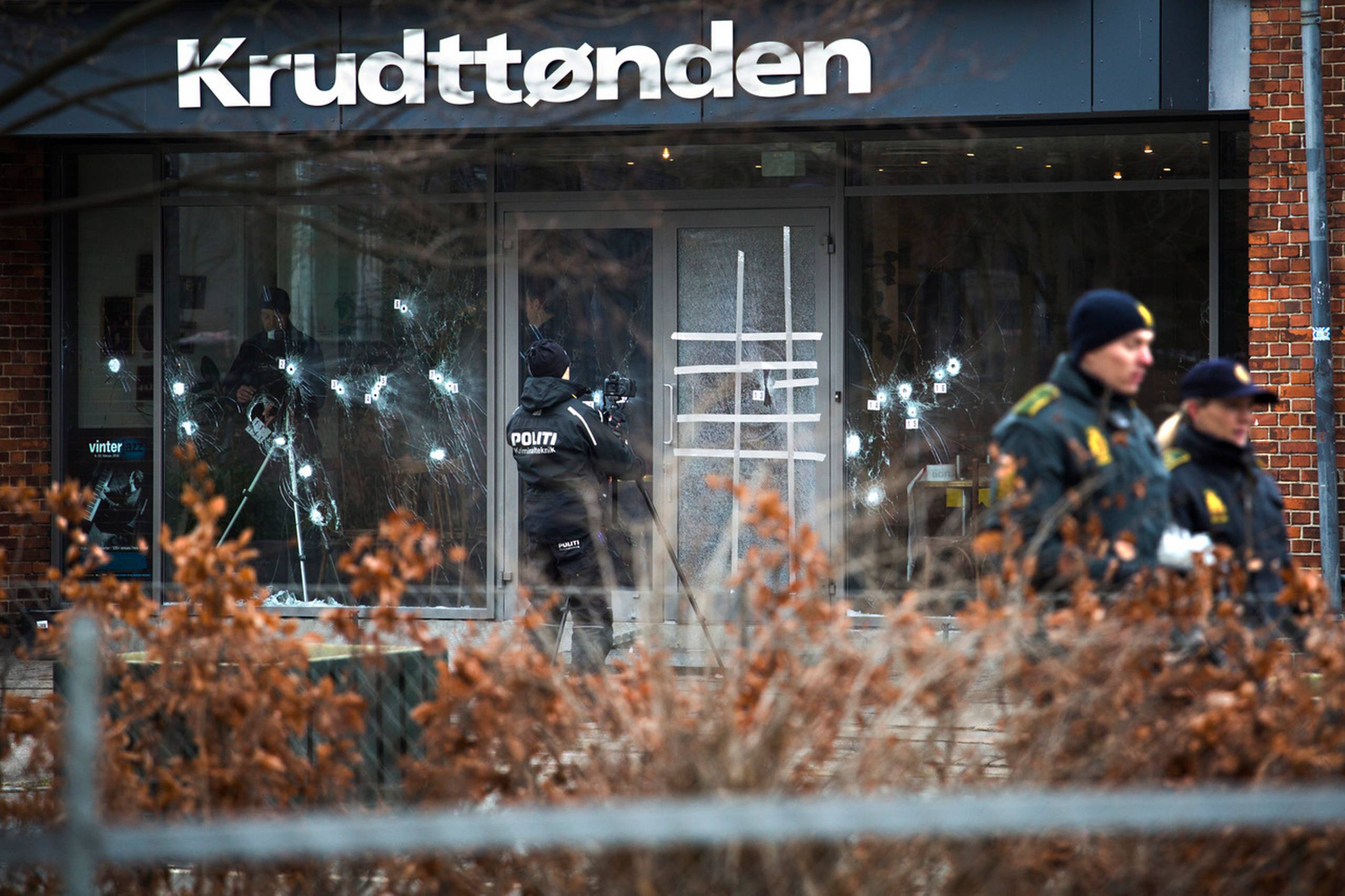 »Det er problematisk, at der stadig er lukkede døre i sagen. Det er vigtigt med offentlighed i retsplejen. Det bør være det helt overvejende udgangspunkt. Det lader til, at dørene bare bliver lukket per automatik,« siger Mette Grith Stage, forsvarer for den 20-årige, der er sigtet for bl.a. at have fjernet den M 95-riffel, som El-Hussein brugte ved Krudttønden. Foto: Niels Hougaard