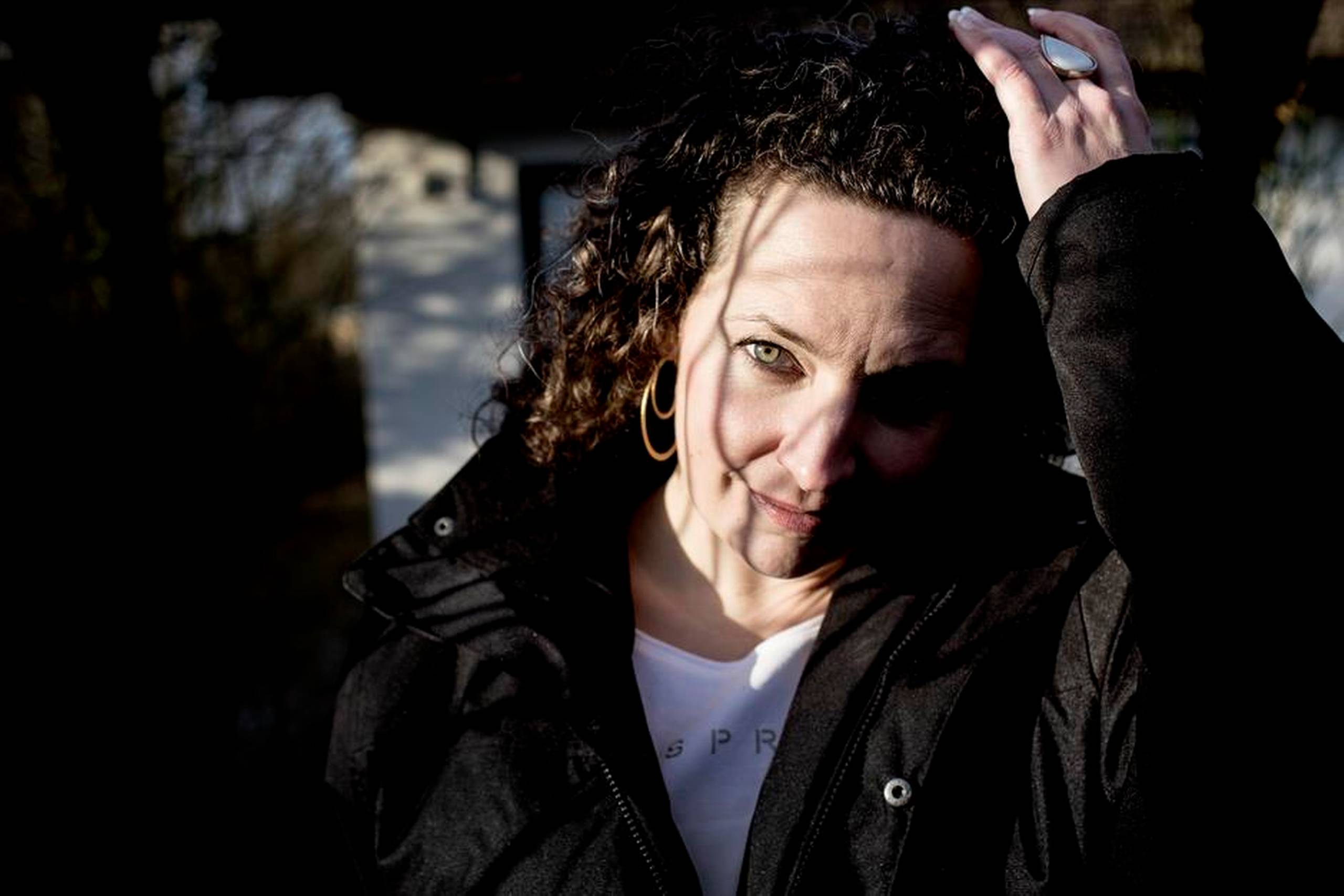 Selv målt med hendes egen alen er Anne-Cathrine Riebnitzskys nye roman imponerende. Sjældent får man en roman i hænderne, der så begavet tager livtag med menneskelivets vilkår. Foto: Daniel Hjorth