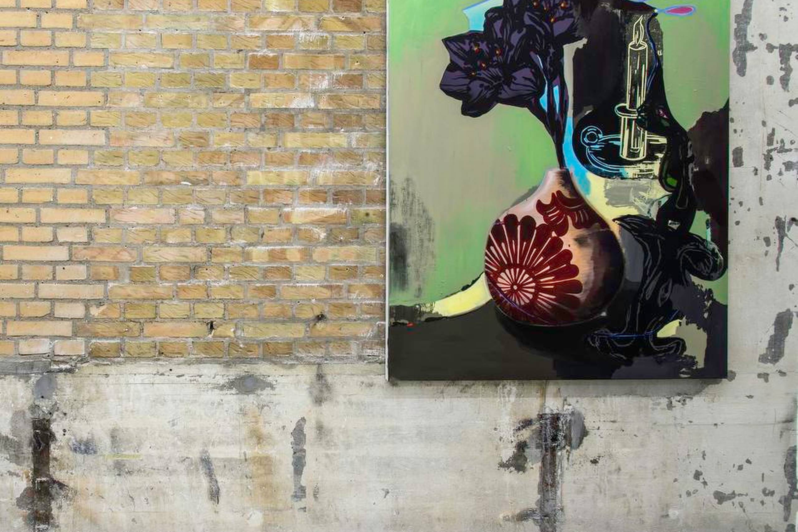 Adam Saks udfordrer med udstillingen ”Setting sails in a teardrop of fear and desire” de industrielle rum i Kunsthal Nord. Foto: Niels Fabæk