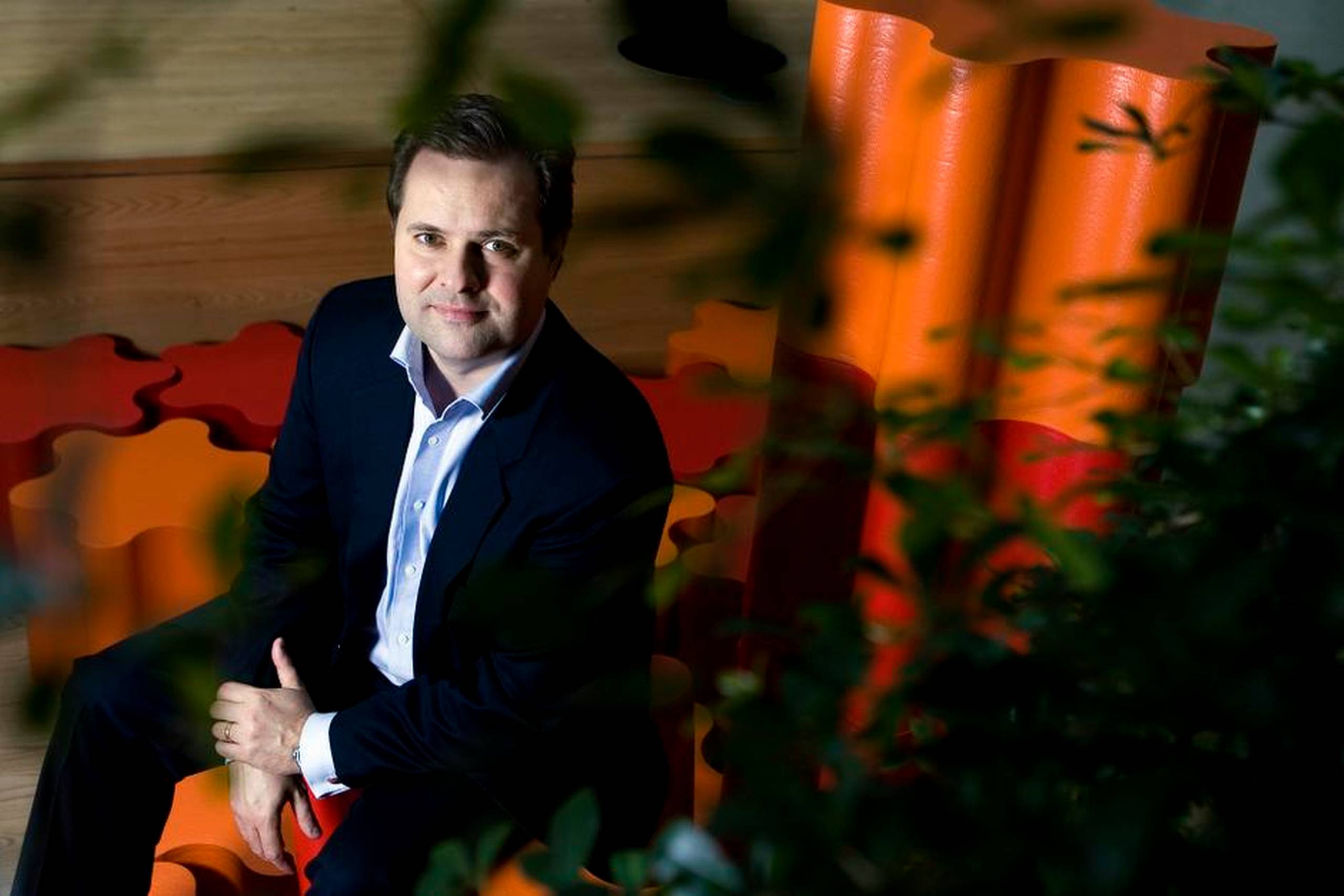 »Aarhus har turdet at sætte fokus på dem, der i forvejen har et vist kompetenceniveau og dermed hurtigere kan bidrage og varetage opgaver i virksomhederne,« siger Mads Lebech, adm. direktør i Industriens Fond. Arkivfoto: Industriens Fond