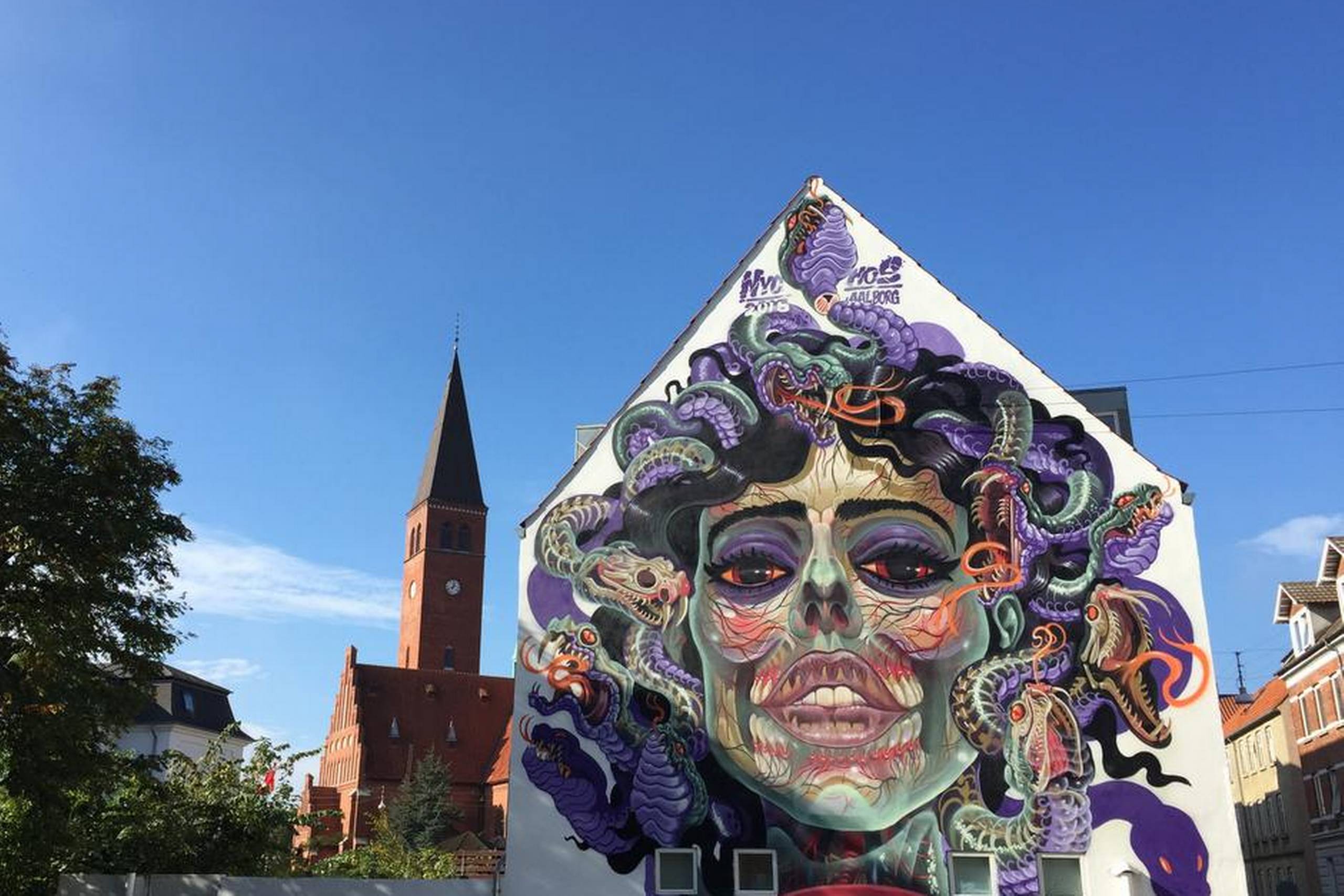 Værket af den østrigske kunstner Nychos kan opleves på Reberbansgade i Aalborg. Foto: VisitAalborg