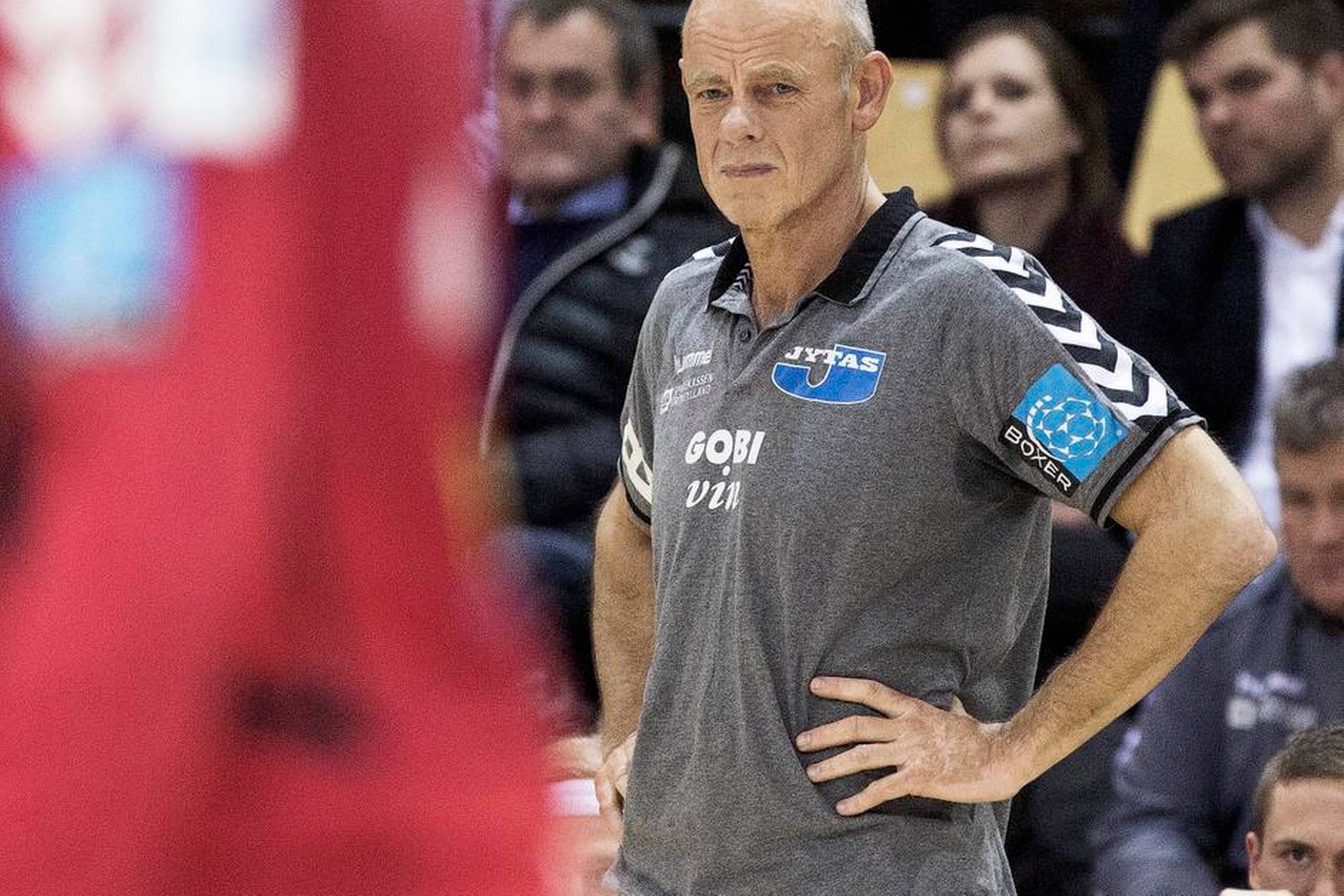 Trænerteamet Erik Veje Rasmussen, billedet, og Peter Bredal fejrede sejren med en milkshake i bussen. Foto: Rune Aarestrup Pedersen