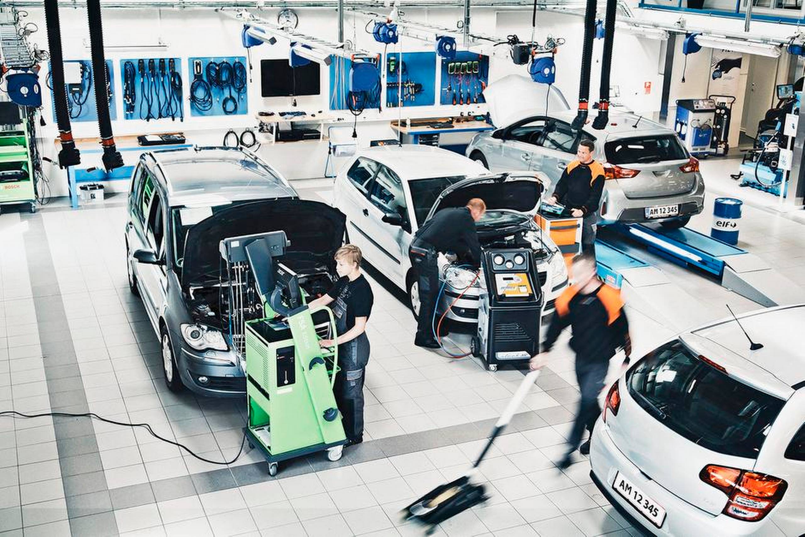 7-årsgarantien kan opfattes som en ren garanti, men den er reelt en tillægsforsikring, mener FDM, som vil have en mere klar markedsføring. Der er også rejst tvivl om, hvem der må servicere bilerne. Foto: Automester