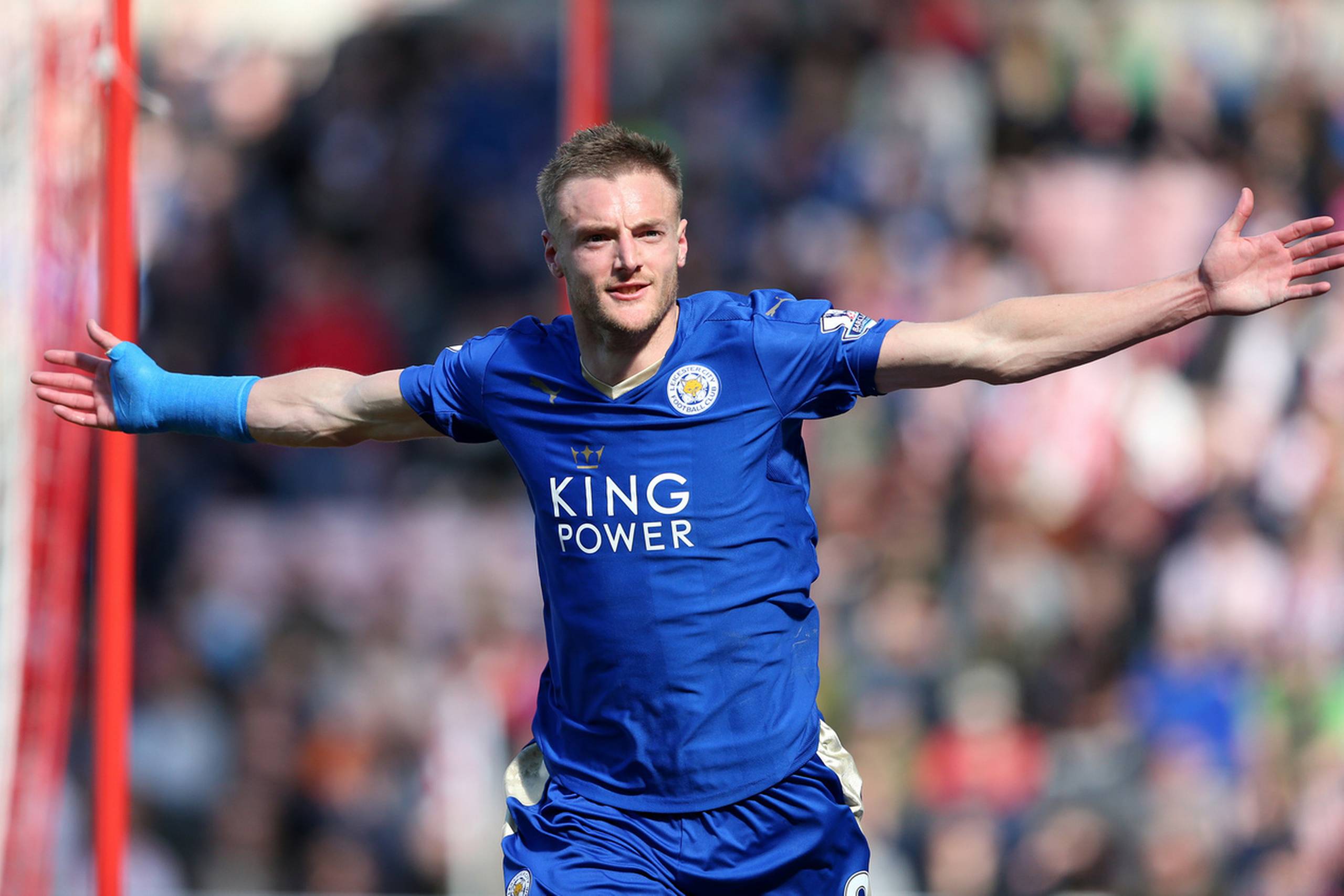 Leicester målmager Jamie Varyd er blevet kåret som årets fodboldspiller af de britiske fodboldjournalister