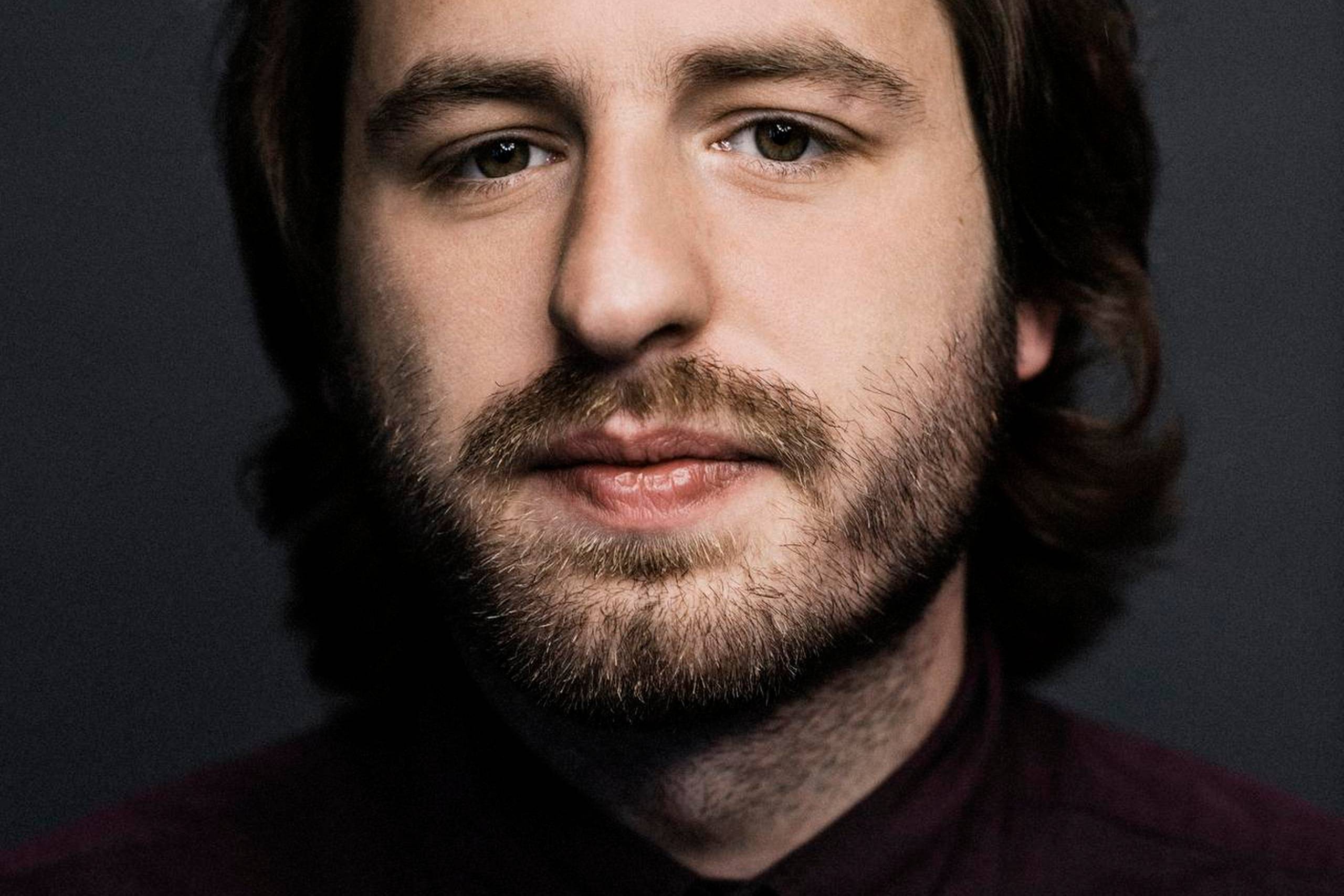 Jonas Suchanek debuterede i 2014 med den vellykkede roman ”Do danska”. Med ”Vi er bohemer” viser han, at talentet holder. Foto: Robin Skjoldborg