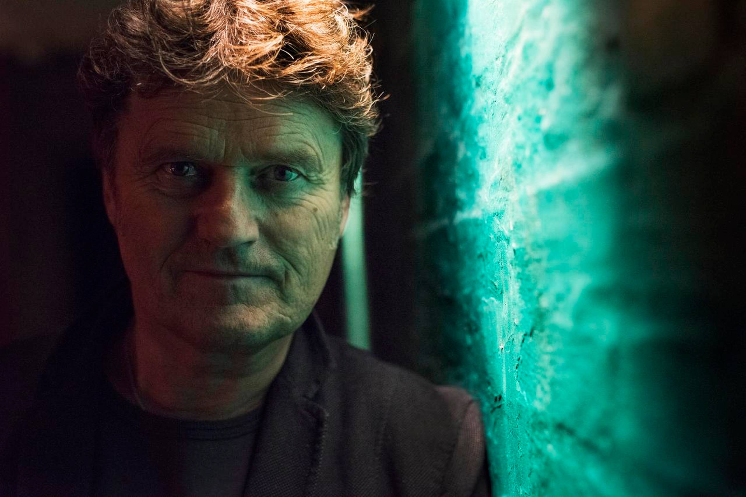 Poul Krebs kan fejre sin fødselsdag lørdag aften – efter at have spillet med KrebsFalch i Herning om eftermiddagen. Søndag eftermiddag skal han være klar igen – da står KrebsFalch på scenen på årets Jelling Festival. Foto: Joachim Ladefoged