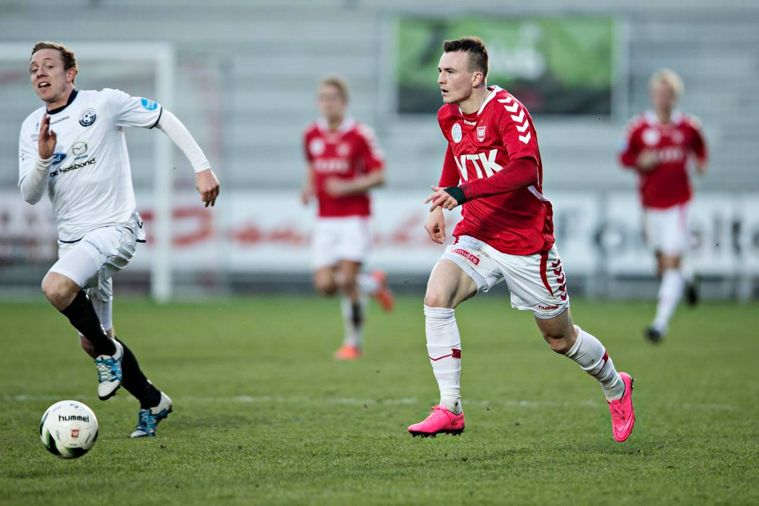 Det blev heller ikke i denne sæson, at de rødblusede fra Vejle Boldklub sikrede sig et comeback til dansk fodbolds bedste række, så jagten fortsætter. Det er stadig et langsigtet mål, men der er ikke sat et årstal på. Arkivfoto: Tobias Nicolai