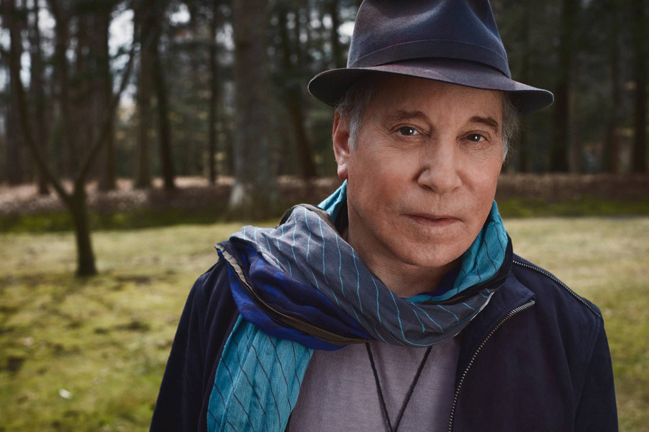 Stemmen og fraseringen er stadig i topklasse, men Paul Simon mangler melodisk forankring på sit nye album. Foto: Myrna Suarez/Universal Music