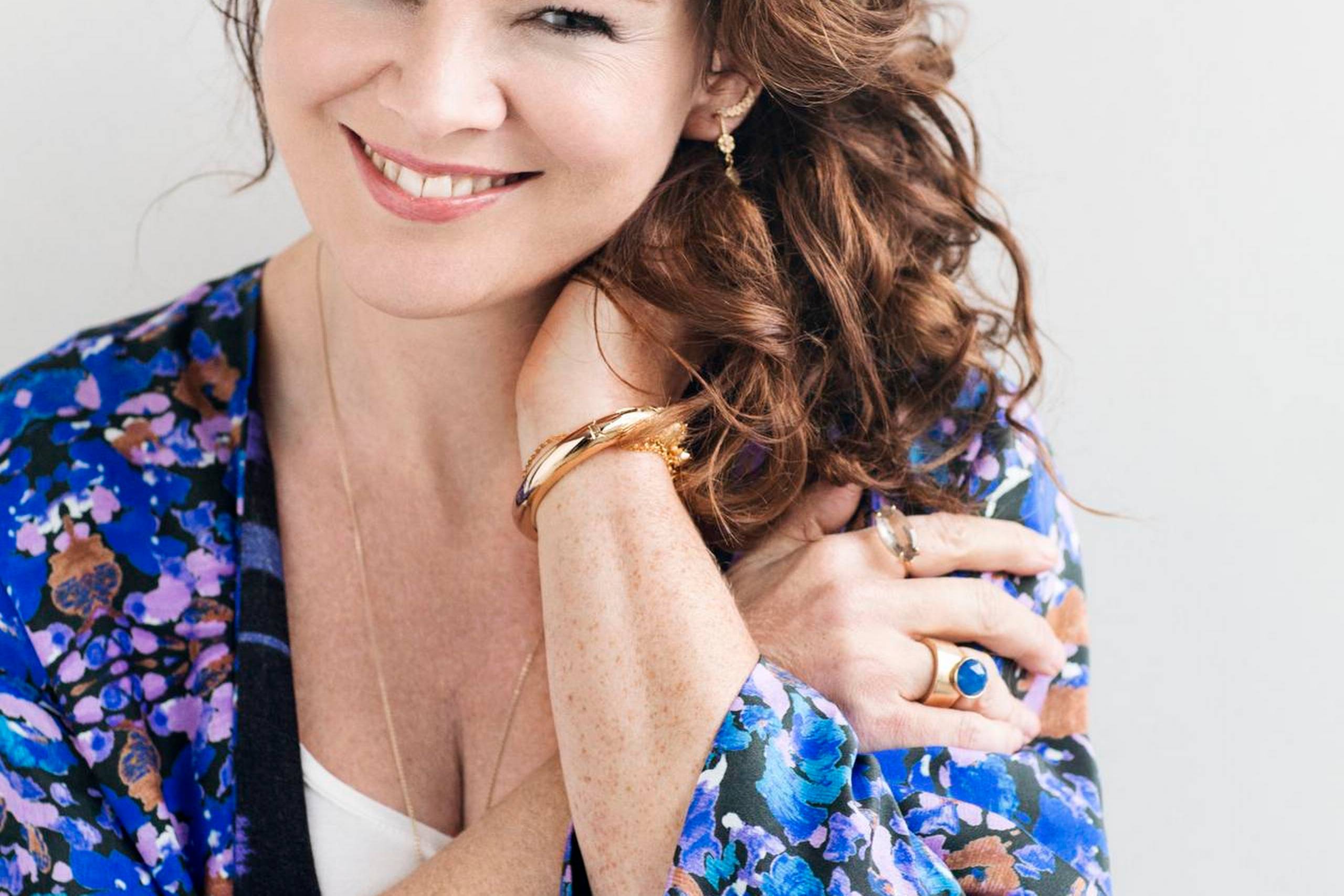 Julia Lahmes nye bog er stærkt underholdende og udfordrer kvinders vanetænkning.