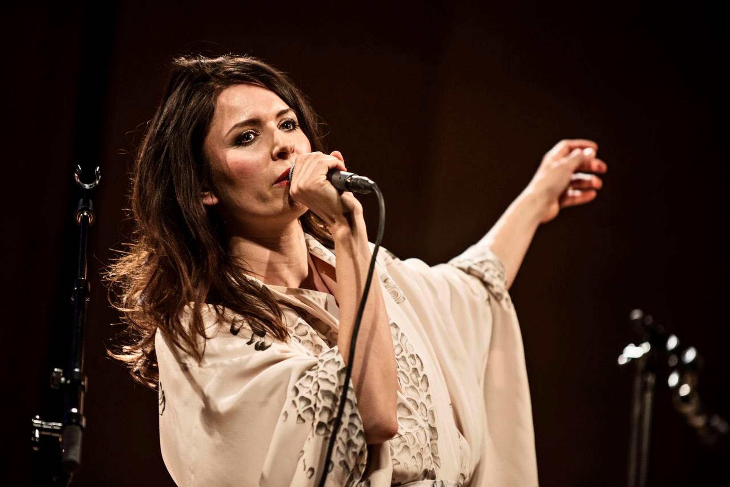 Kira Skov står til august på scenen på Aarhus Teater i teaterkoncerten ”American Spirit”, der bygger på sange af Johnny Cash – et af Kira Skovs idoler. Arkivfoto: Katinka Husted/Polfoto