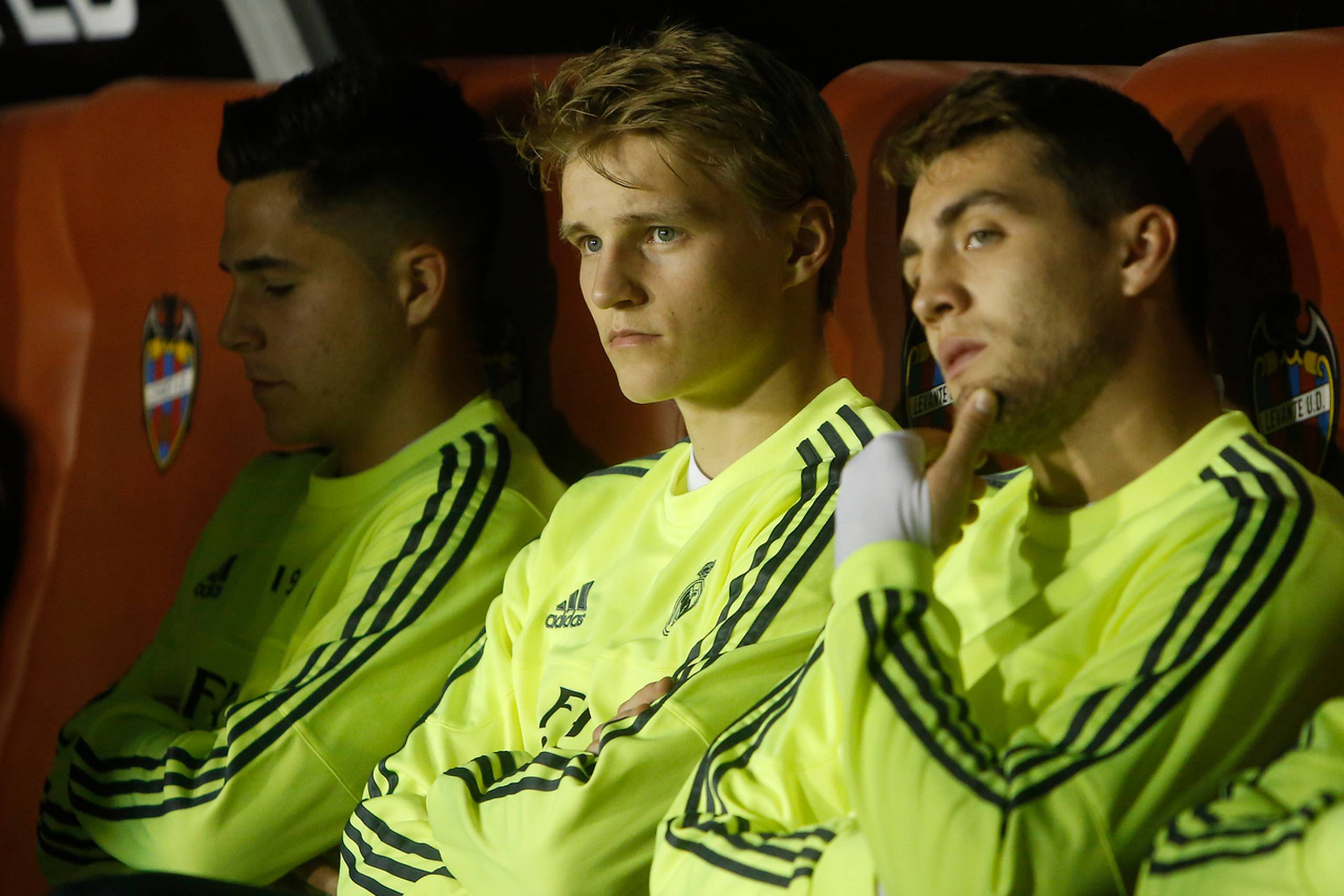 Martin Ødegaard (t.v.) har ikke fået megen spilletid på REal Madrids bedste hold. Foto: Alberto Saiz/AP