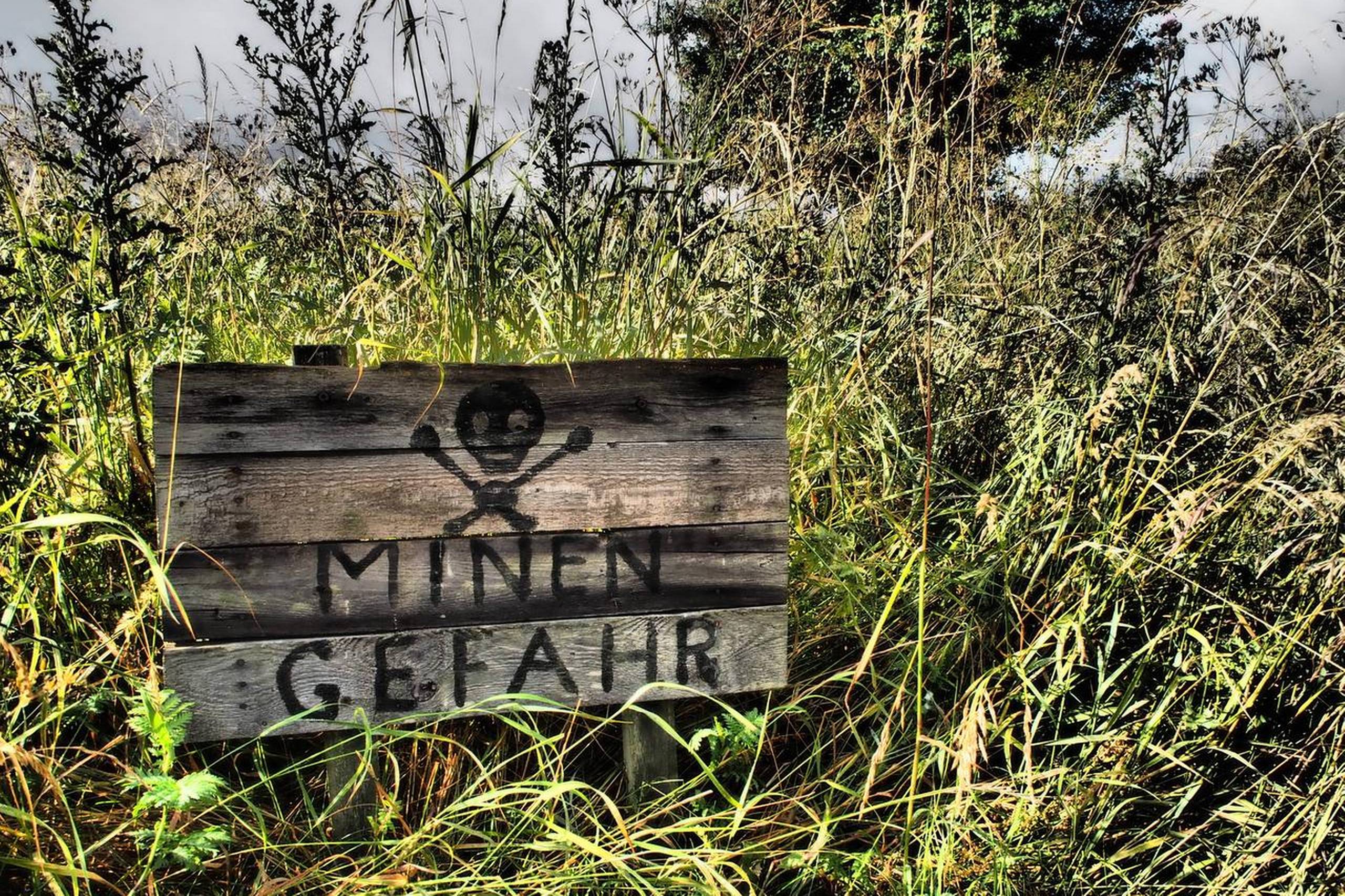 Et levn fra krigens tid, da tyskerne strøede miner med rund hånd på Flyvestation Vandel. Foto: Arne Rudi Jensen