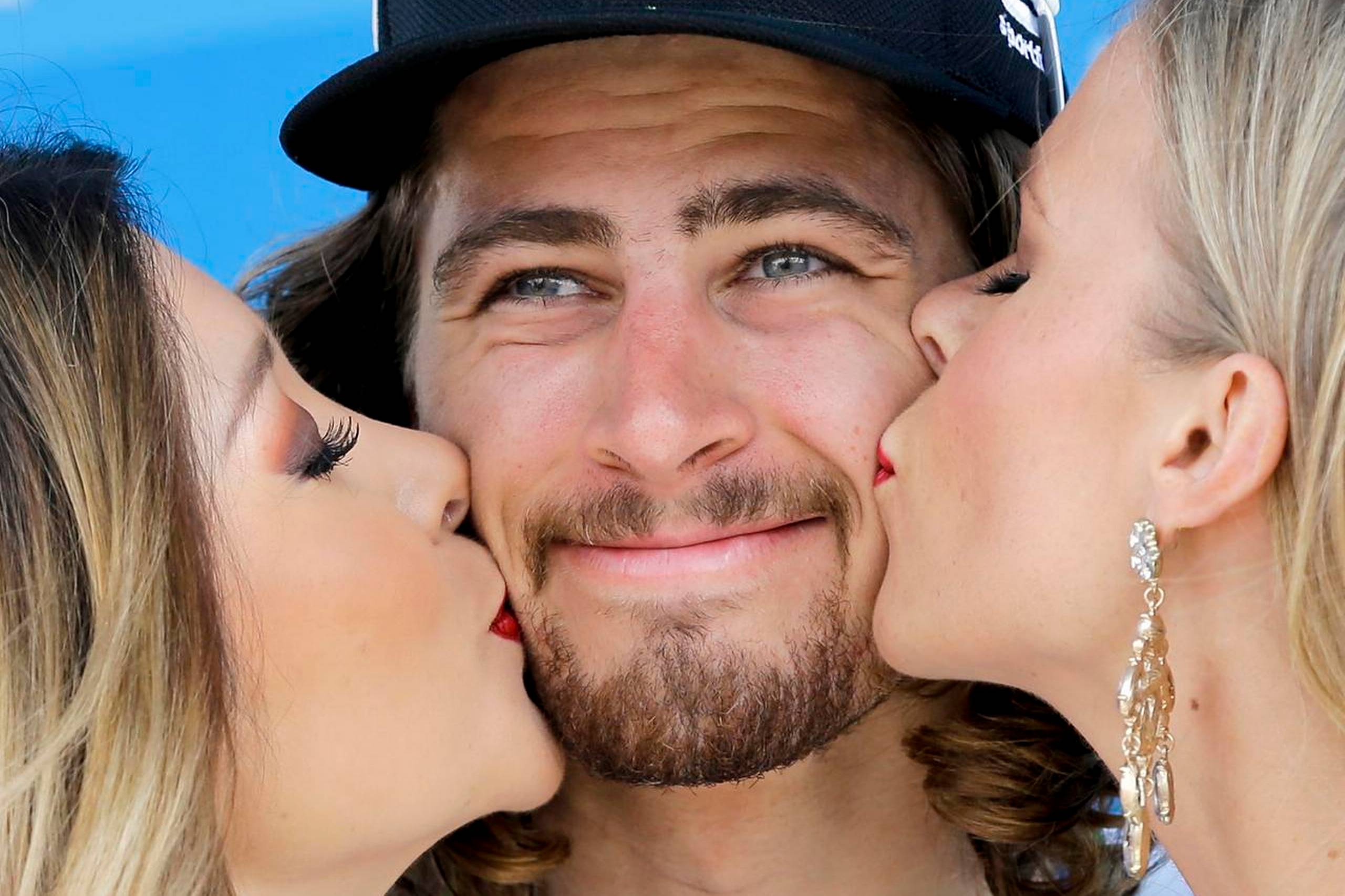 Tro ikke, at opmærksomheden omkring Peter Sagan har været af begrænset omfang indtil søndag. Faktisk er han et af de varmeste samtaleemner i Frankrig. For hvem skal have glæde af hans resultater og popularitet i 2017? Foto: Gregory Bull