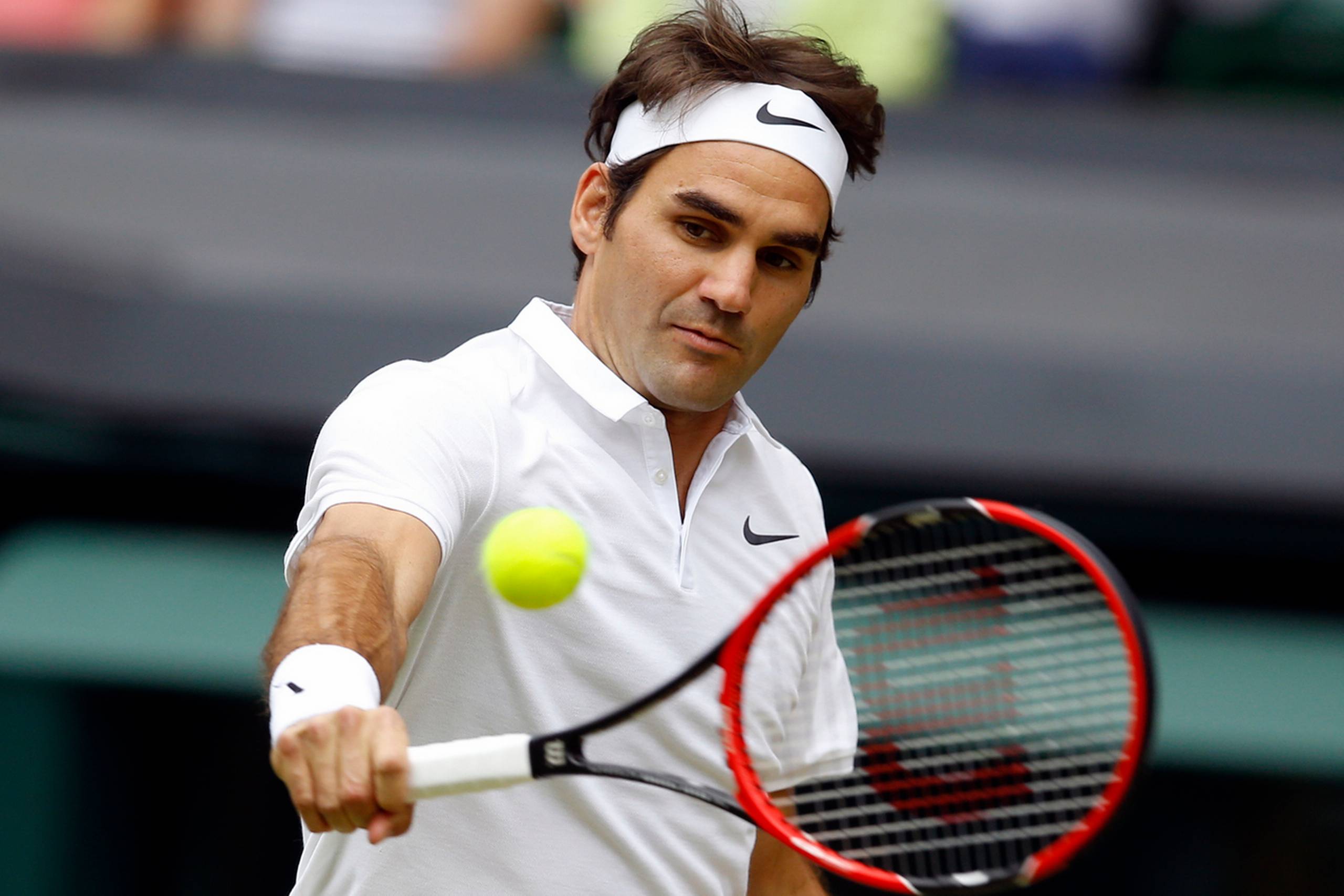 Det schweiziske tennisikon Roger Federer er klar til semifinalen i Australian Open. Foto: Kirsty Wigglesworth/AP