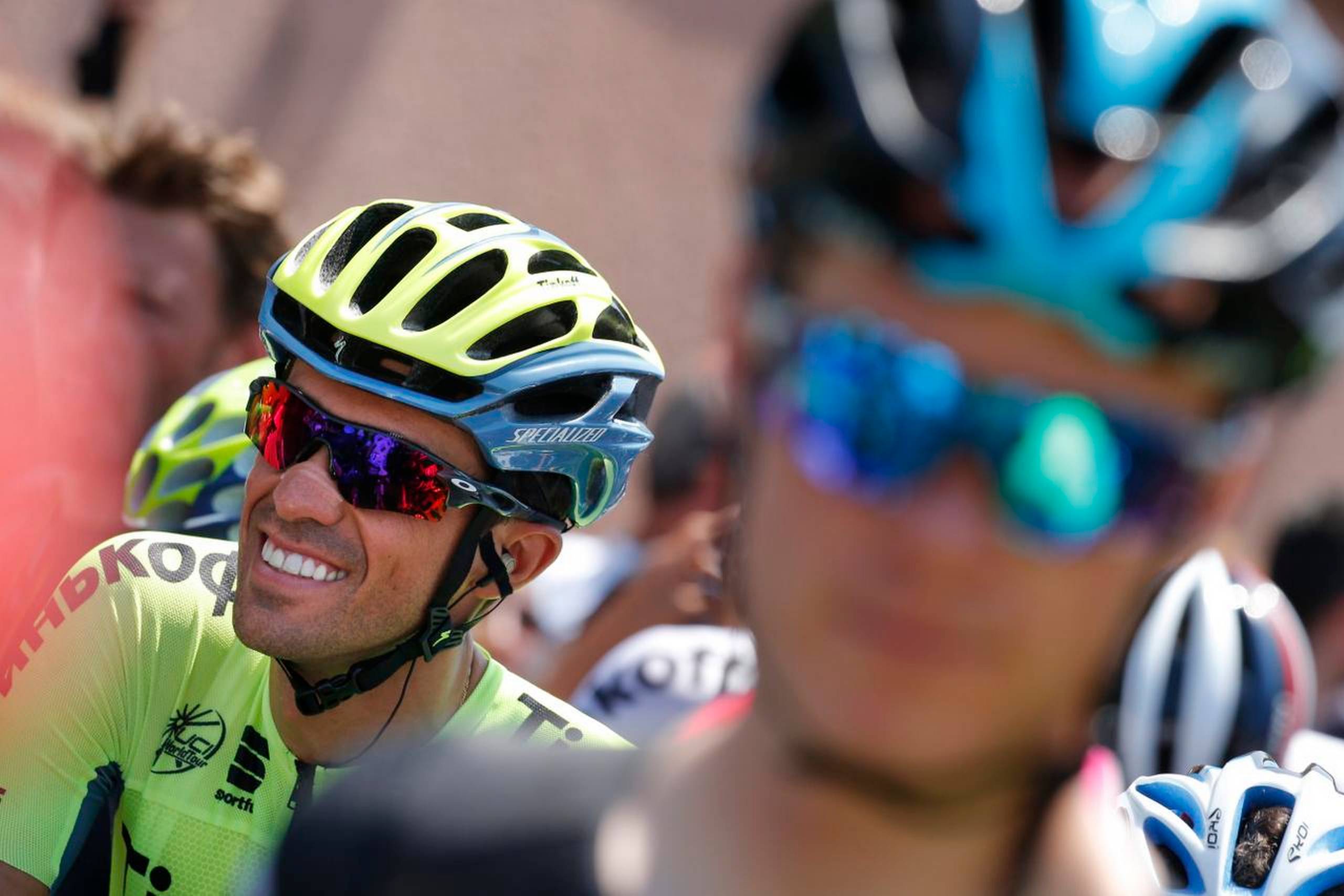 Det var en tilfreds Contador, der efter fredagens etape mødte pressen - og ikke mindst efterfølgende fulgtes med holdkammeraterne i den lejede Tinkoff-bus. Foto: Christophe Ena/AP