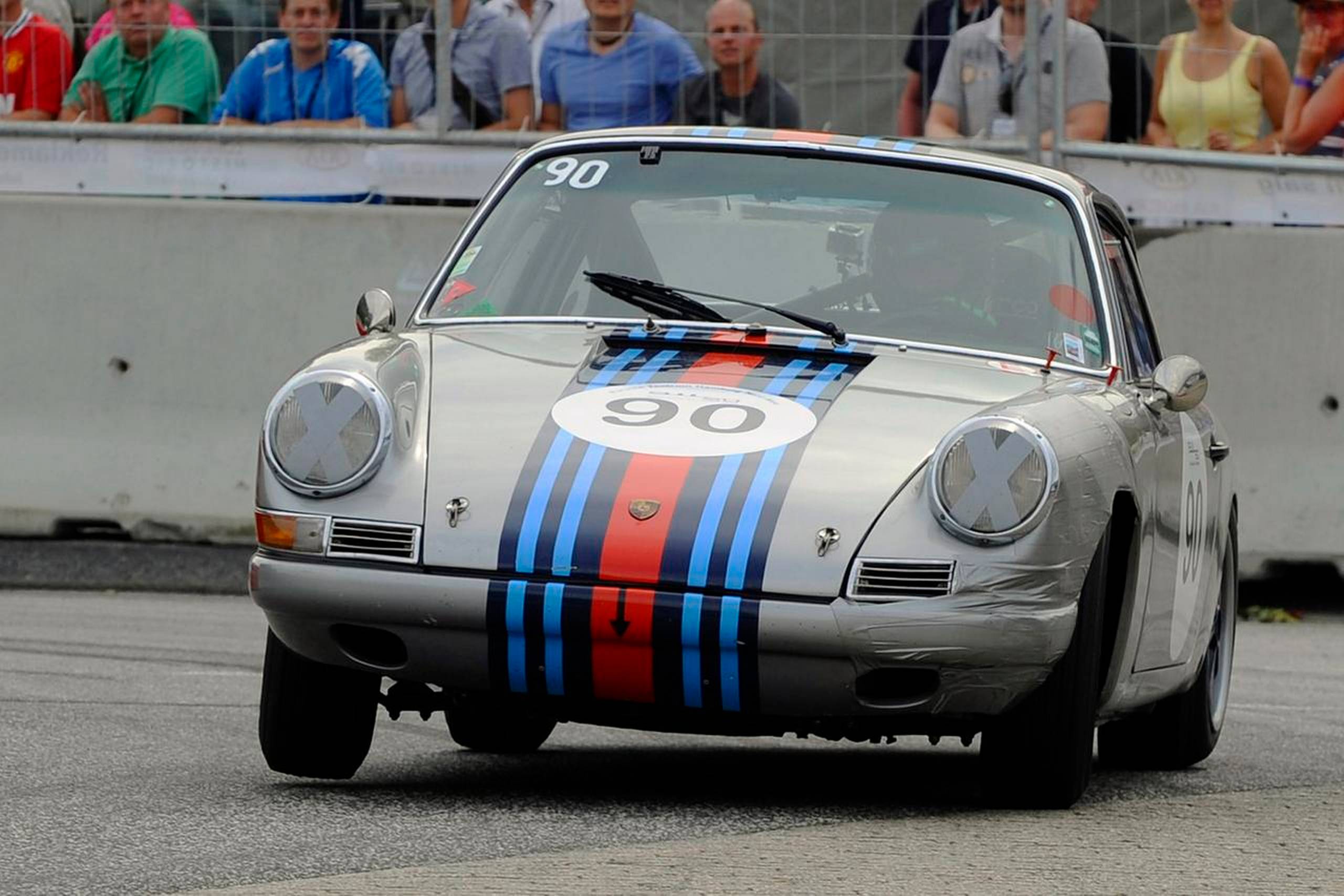 En af de mest populære biler i historisk motorsport, Porsche 911. Michael Christensen og Lars Rolner er to af de 911-kørere, der skal puste Tom K. i bagkofangeren. Foto: Flemming Haslund, Christian Lunding og PR