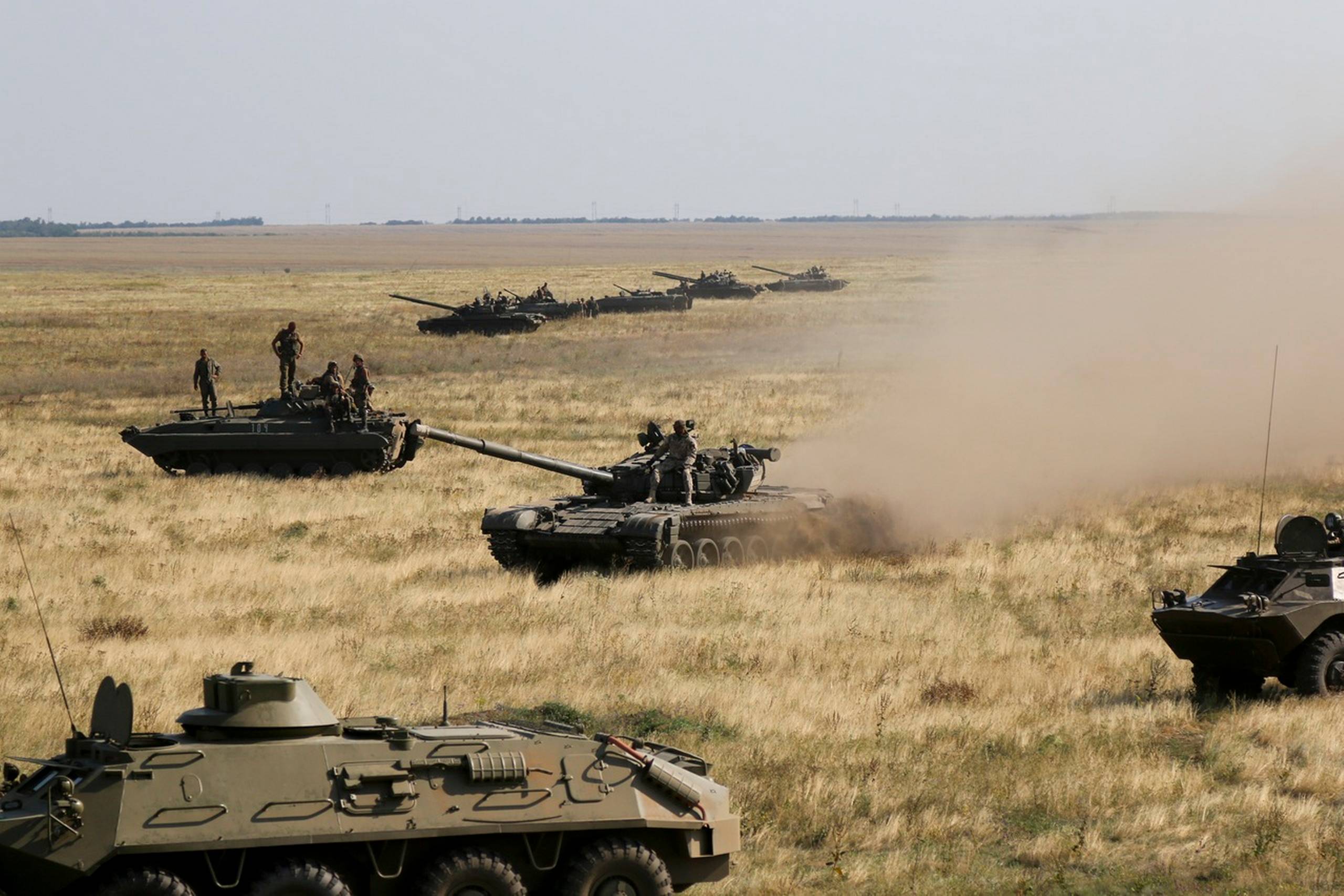 Ukrainske tanks på vej imod Krim. Foto: Aleksandr Shulman/AP
