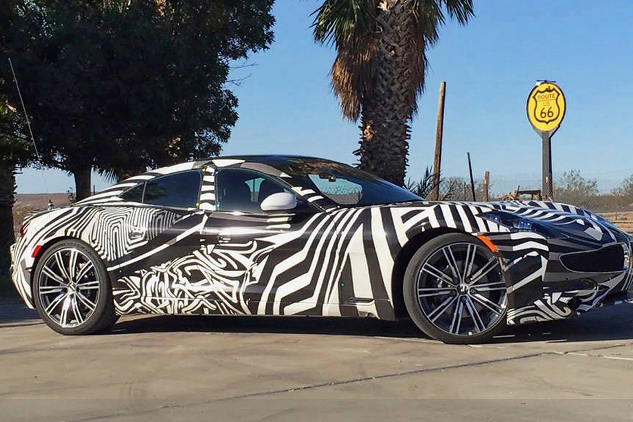 Den danskdesignede Fisker Karma skal genopstå som den elektriske Karma Revaro i USA, mens den mindre Atlantic kommer som Karma Atlantic i Kina. Foto: Fisker Automotive