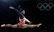 Den amerikanske gymnast Simone Biles er blot 19 år og har allerede vundet alt. Foto: Rebecca Blackwell/AP