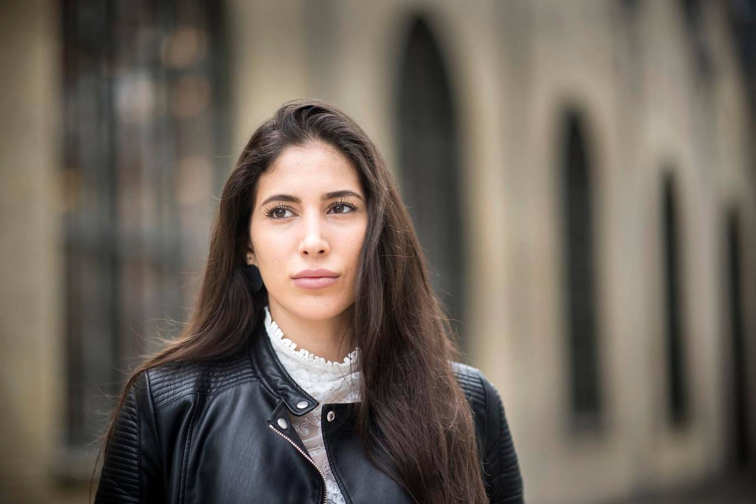 Sara Abdul Hadi, 25 år og bosat i Aarhus, er en af sagsøgerne ved retssagen, som indledes ved Østre Landsret tirsdag. Foto: Jan Dagø