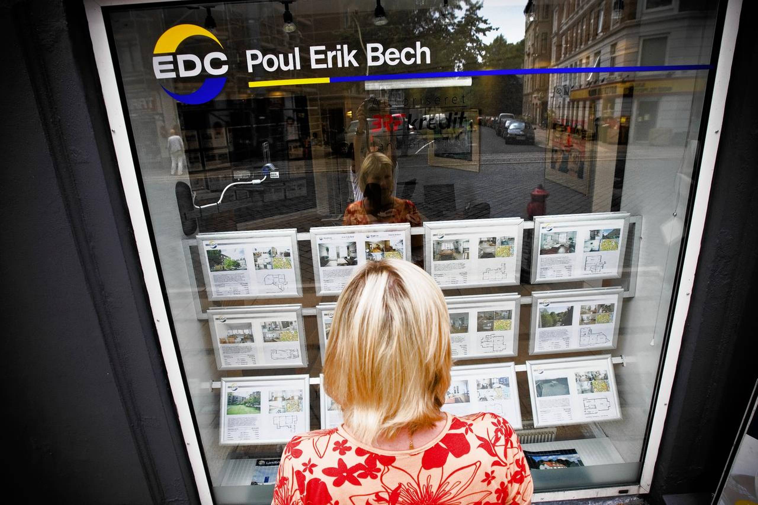 Boligmarkedet er delt. Landet er billigt, byen er dyr, men nu begynder byernes opland også at se stigende priser. Arkivfoto: Tariq Mikkel Khan/Polfoto