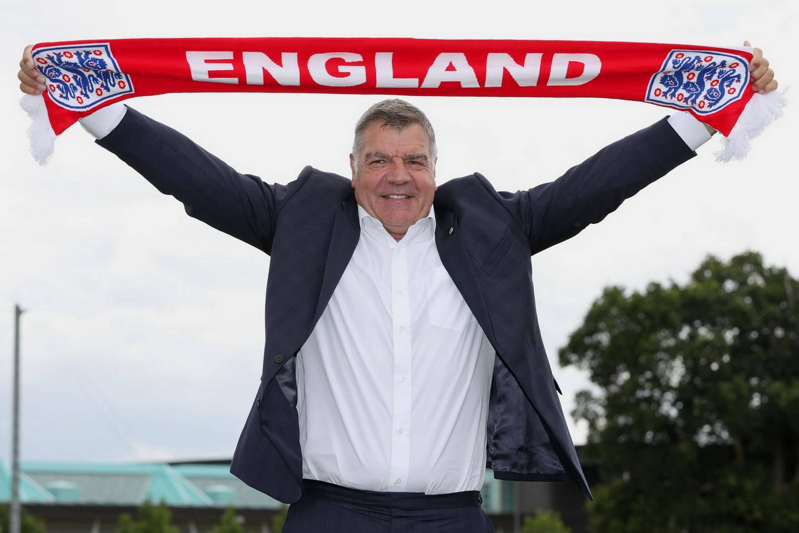 Det var en glad Sam Allardyce, der poserede for pressen, da han blev præsenteret som ny, engelsk landstræner den 25. juli i år. Foto: Martin Rickett