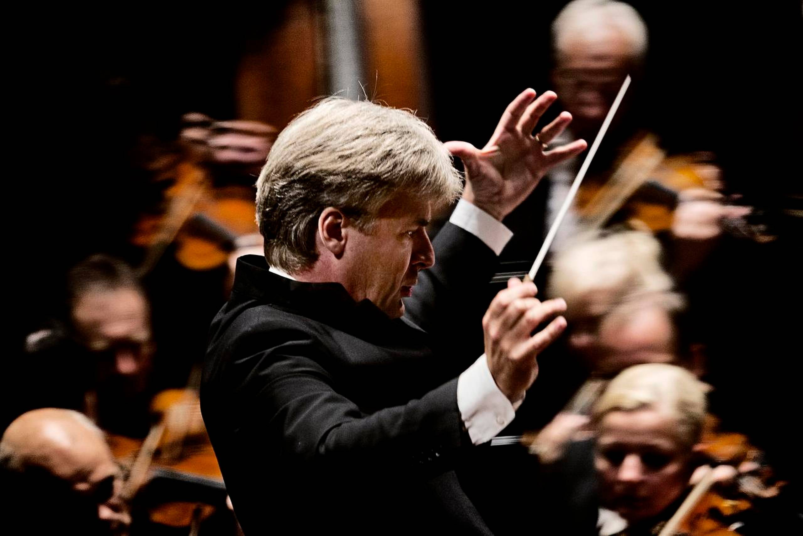 Som en troldmand opildnede Thomas Dausgaard den opmærksomme musikerskare. Arkivfoto: Marius Nyheim/Polfoto
