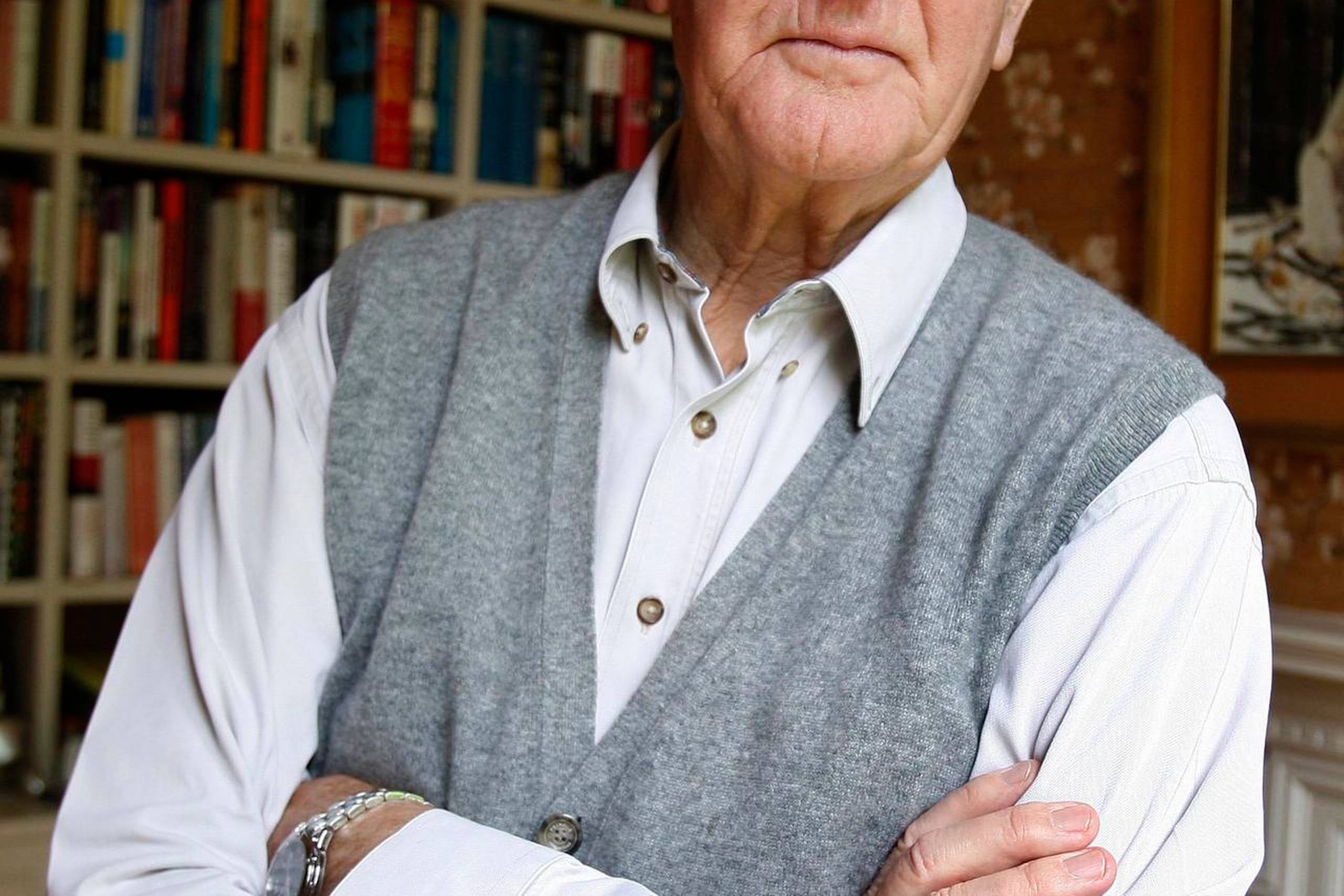 Den 85-årige John le Carrés erindringer er lige så upålidelige som en dobbeltagents rapporter – og det gør ingenlunde læse- oplevelsen mindre. Foto: AP/Kirsty Wigglesworth