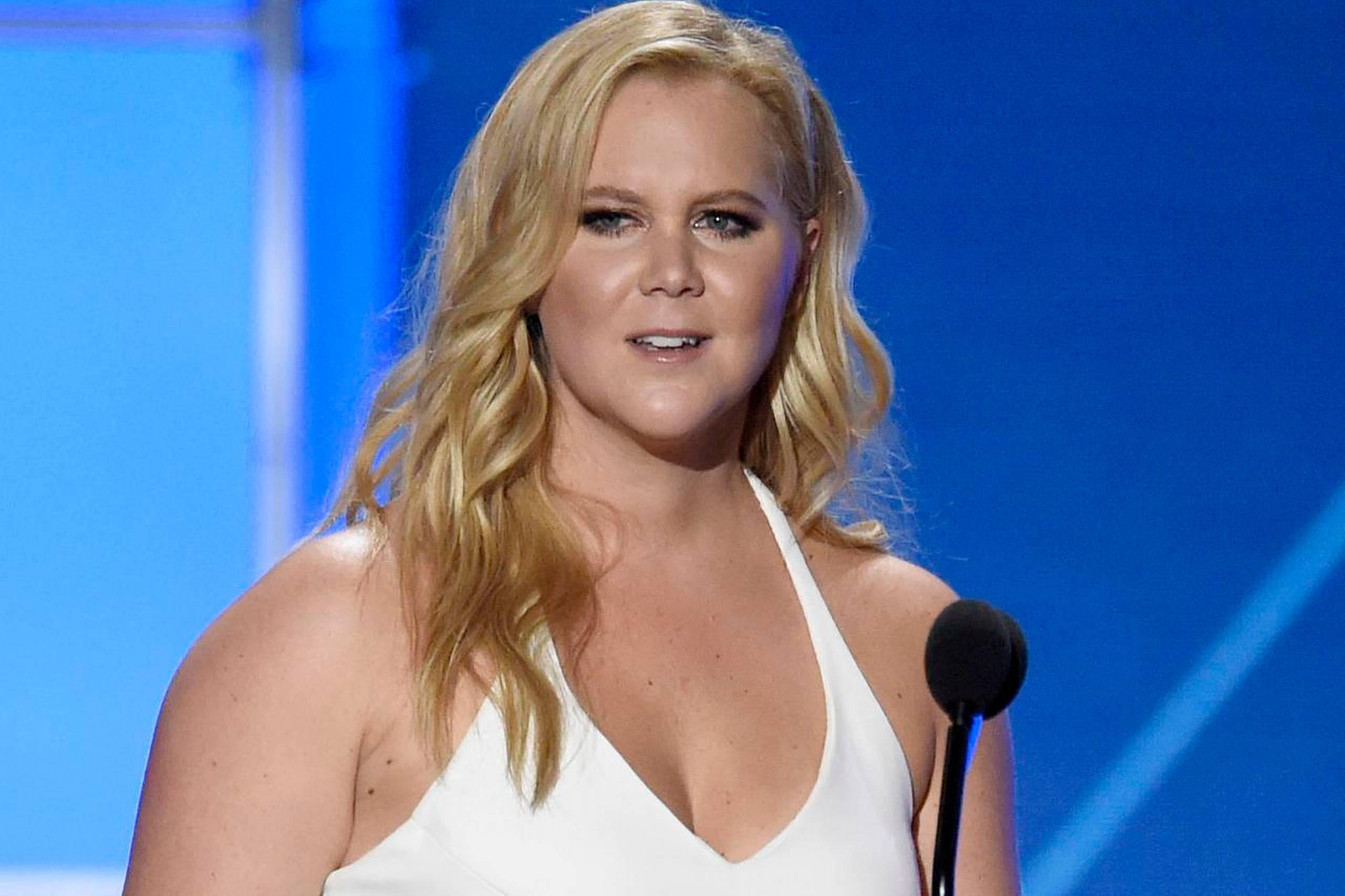 Den 35-årige amerikanske standupper Amy Schumer har netop gæstet Danmark. Hun er nådesløs, næsten kynisk ærlig i sin bog. Foto: Chris Pizzello