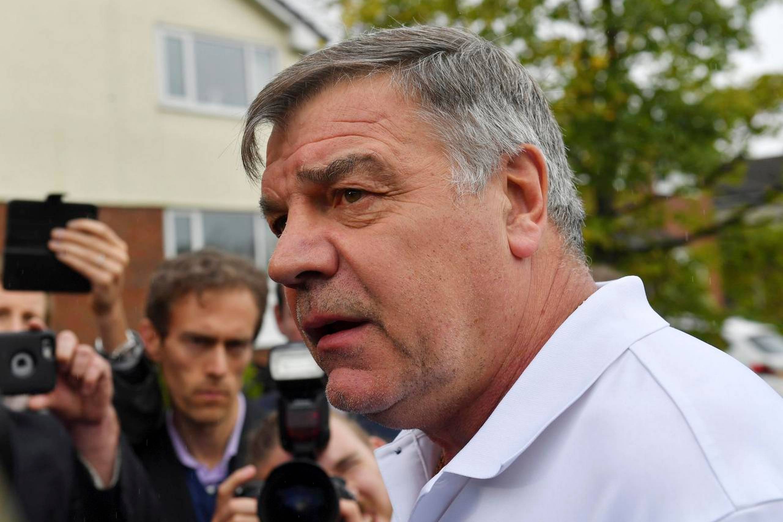 Sam Allardyce nåede kun at stå i spidsen for det engelske landshold i et par måneder, inden han måtte gå af som følge af en afsløring i den britiske avis The Telegraph. Foto: Dave Howarth/PA via AP