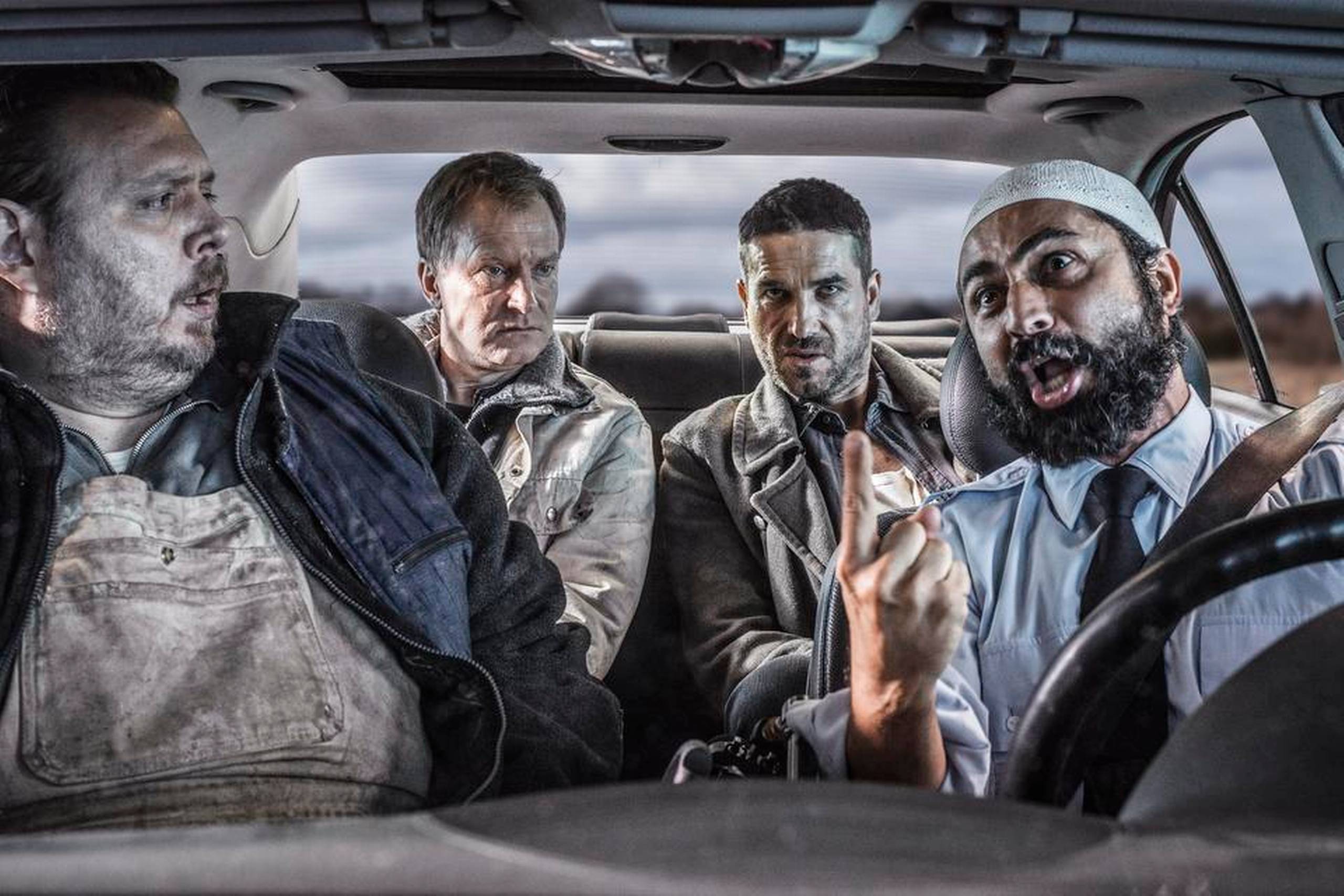 I Ole Bornedals ”Dræberne fra Nibe” hyrer to jyske håndværkere en russisk lejemorder til at gøre det af med deres koner. Premiere den 12. januar 2017. Foto: Henrik Petit