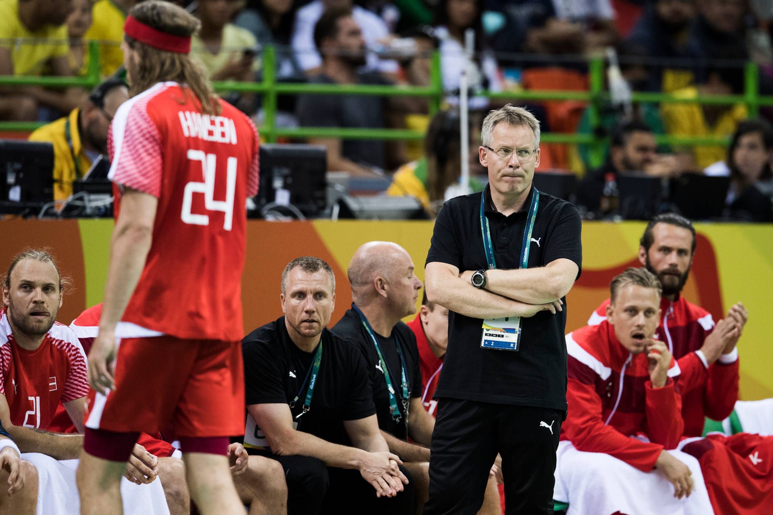 Landstræner Gudmundur Gudmundsson på sidelinjen ved en af Danmarks kampe ved OL i Rio. Foto: Gregers Tycho